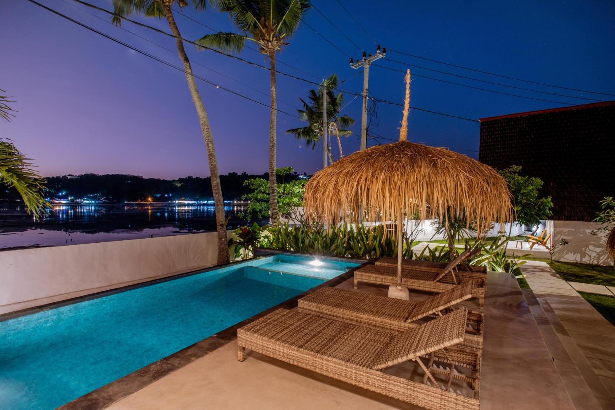 Sunset House Ceningan, 10 Person Beachview Private *