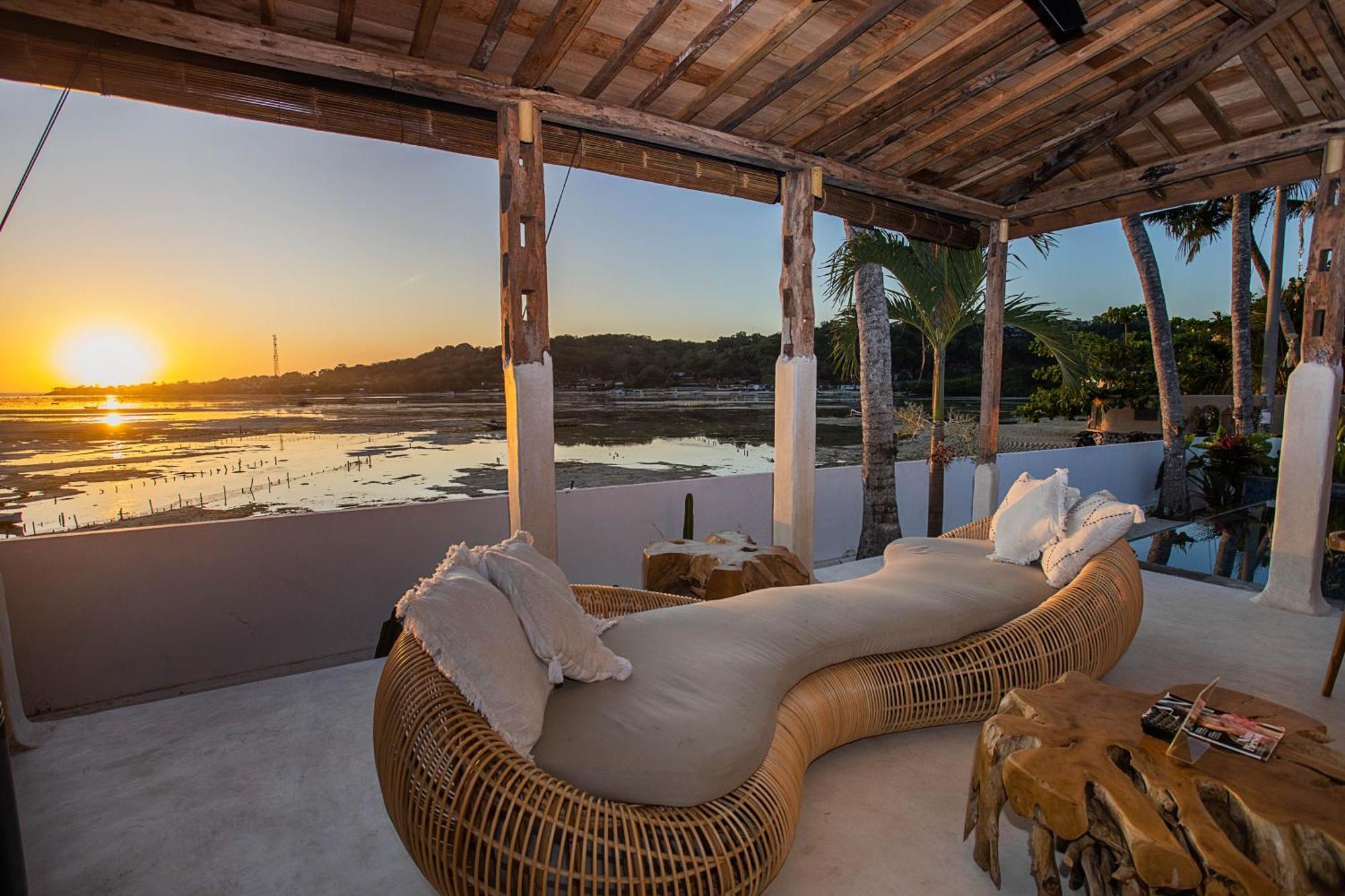 Sunset House Ceningan, 10 Person Beachview Private *