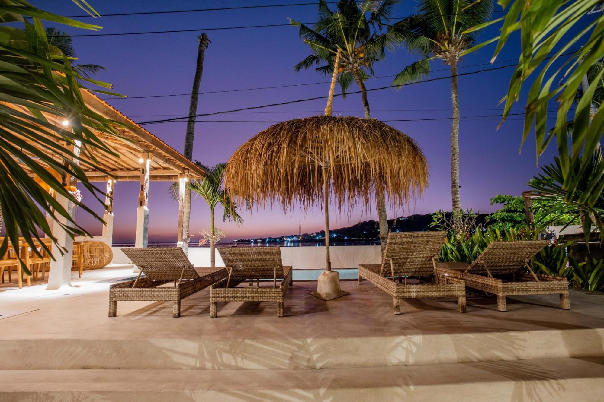 Sunset House Ceningan, 10 Person Beachview Private Villa Nusa Lembongan (Bali)