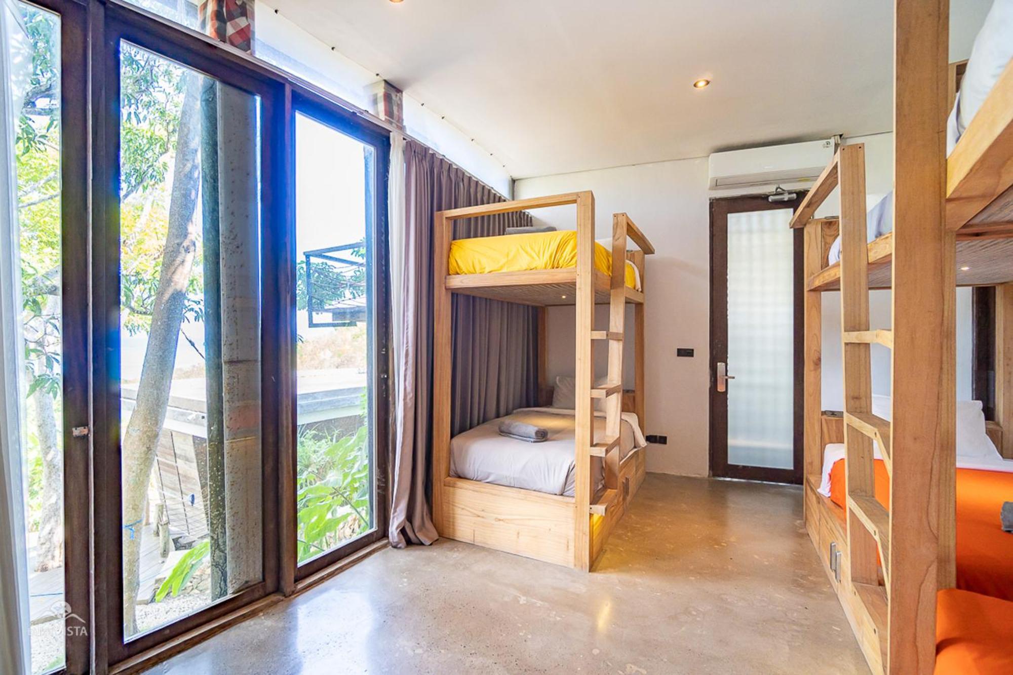 Bong Nusa Hostel *