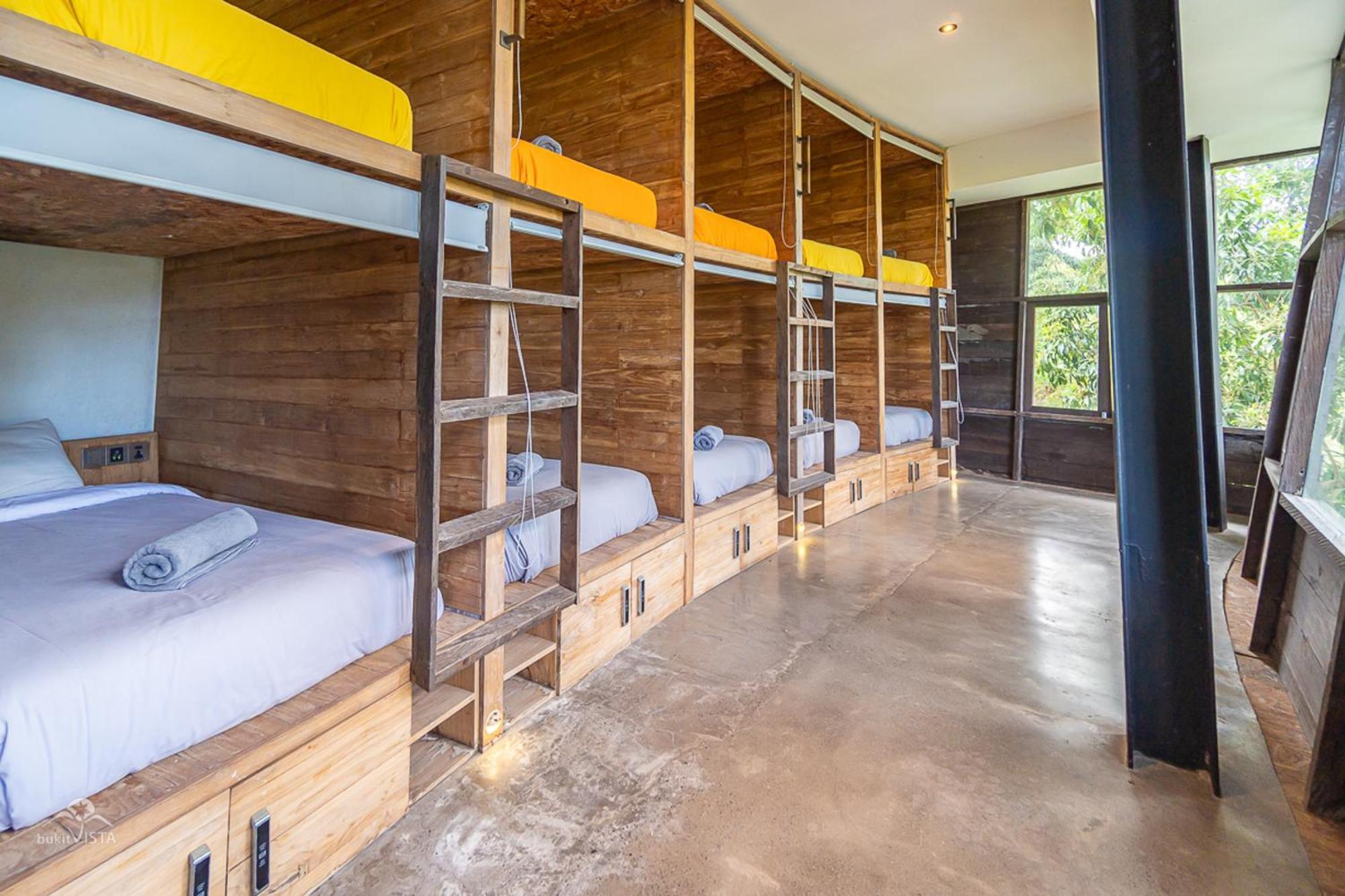 Bong Nusa Hostel *