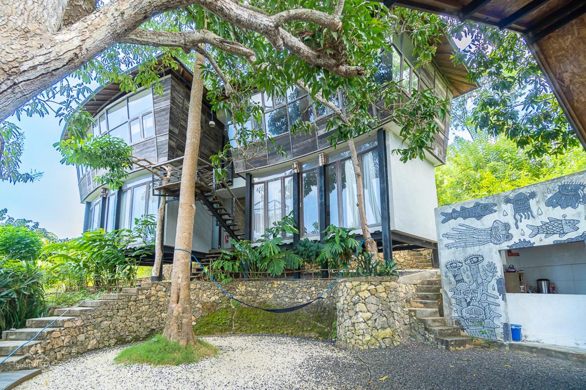 Bong Nusa Hostel *