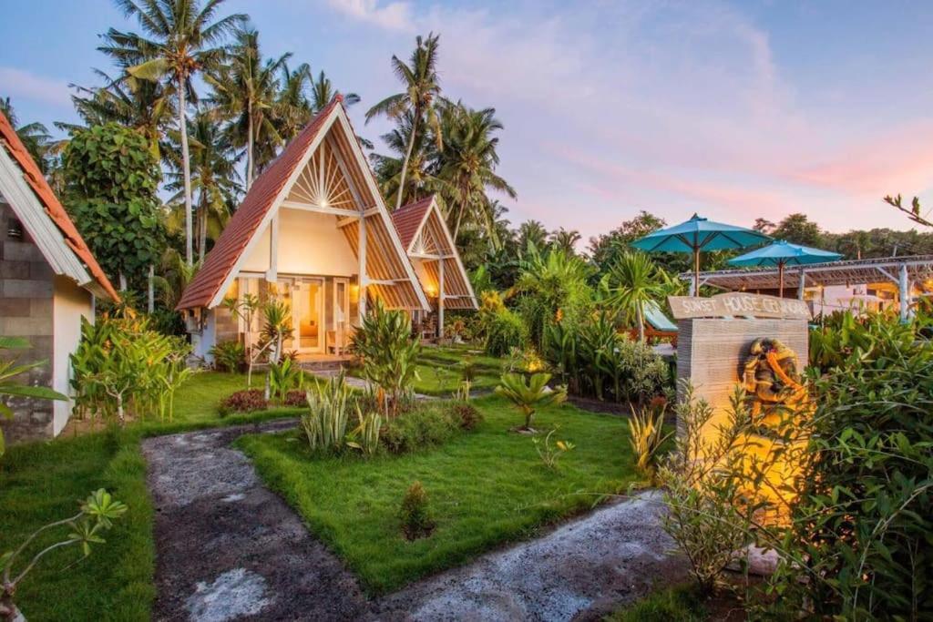 Sunset House Ceningan, 10 Person Beachview Private Villa
