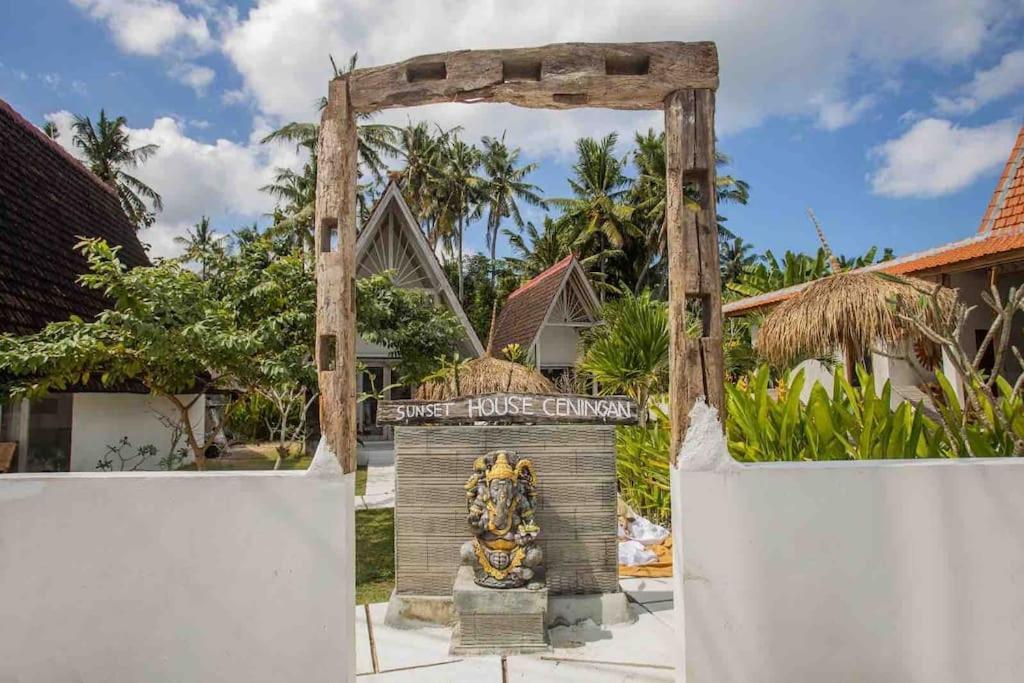 Sunset House Ceningan, 10 Person Beachview Private Villa Nusa Lembongan (Bali)