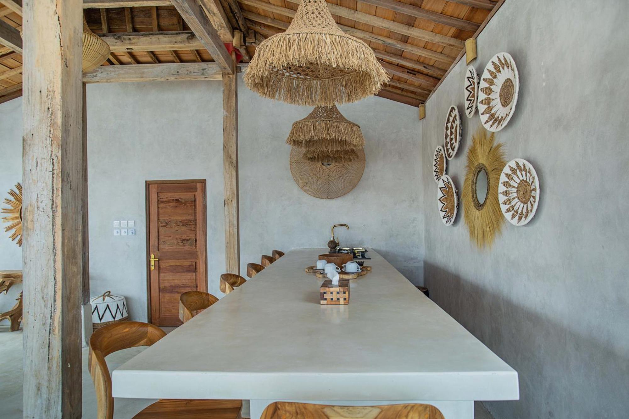 Sunset House Ceningan, 10 Person Beachview Private