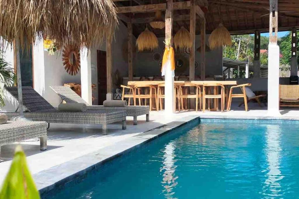 Sunset House Ceningan, 10 Person Beachview Private Villa *