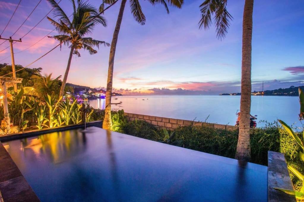 Sunset House Ceningan, 10 Person Beachview Private *
