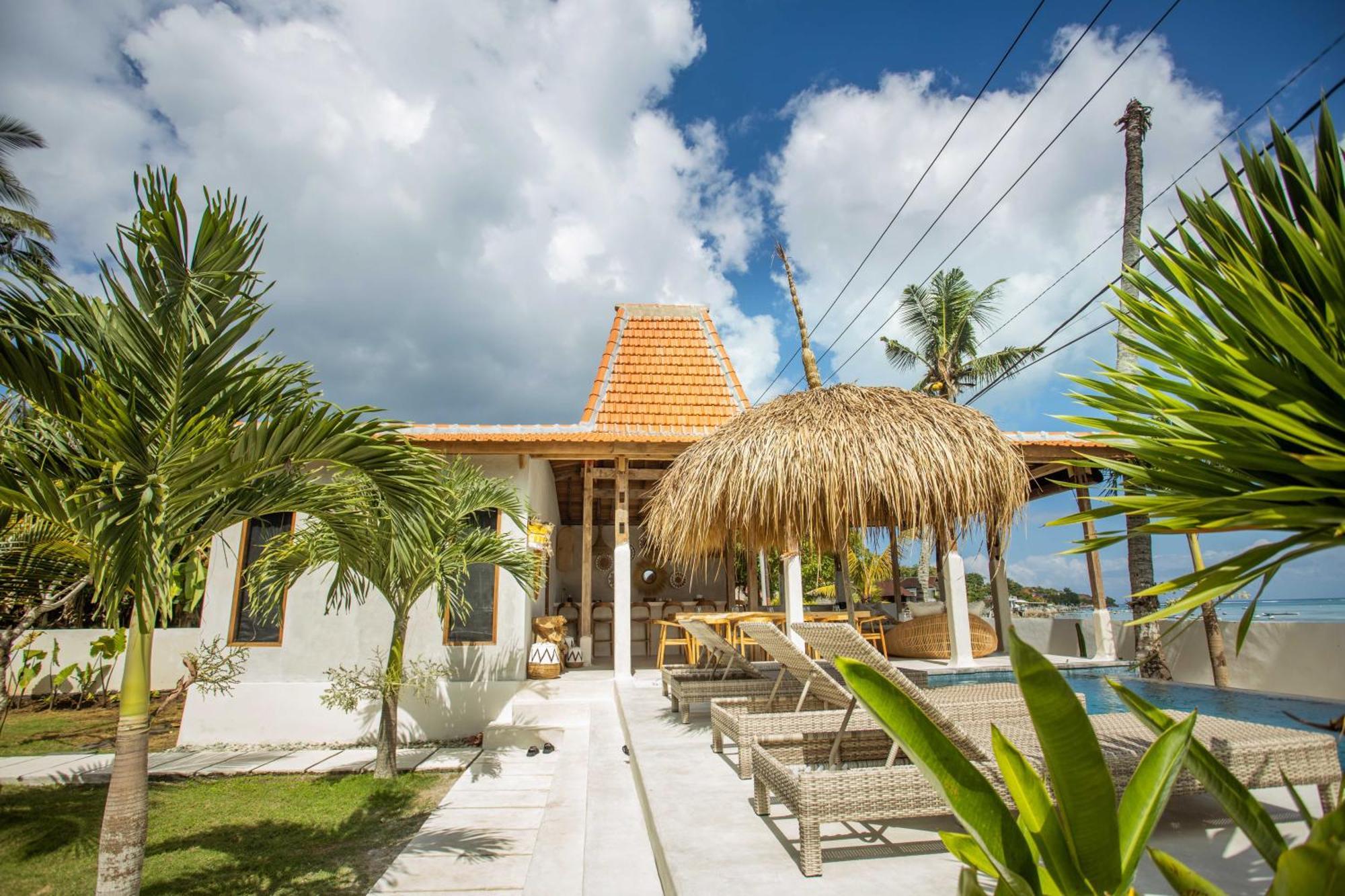Sunset House Ceningan, 10 Person Beachview Private Villa *