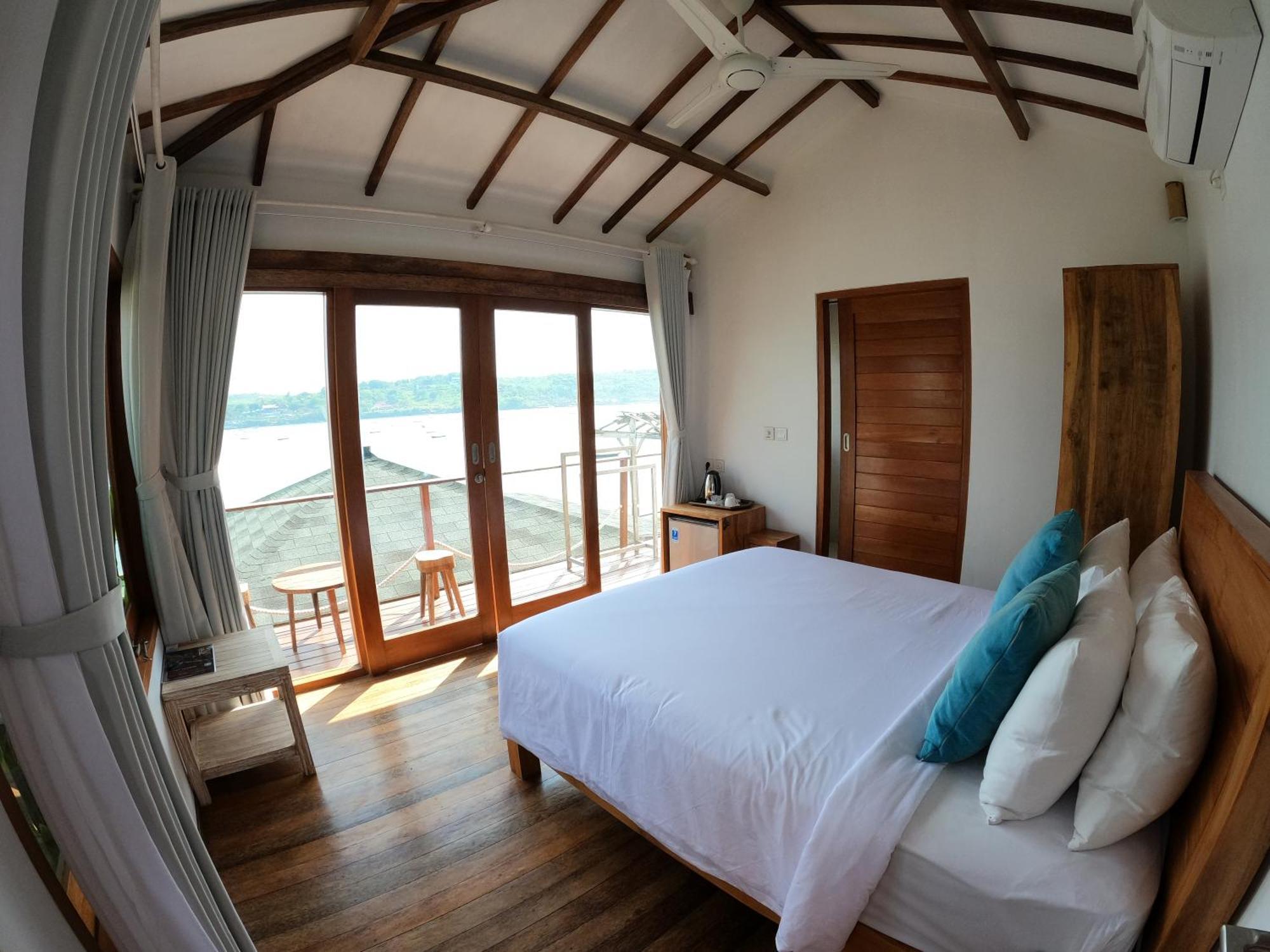 Hotel Indigo Blue Ceningan