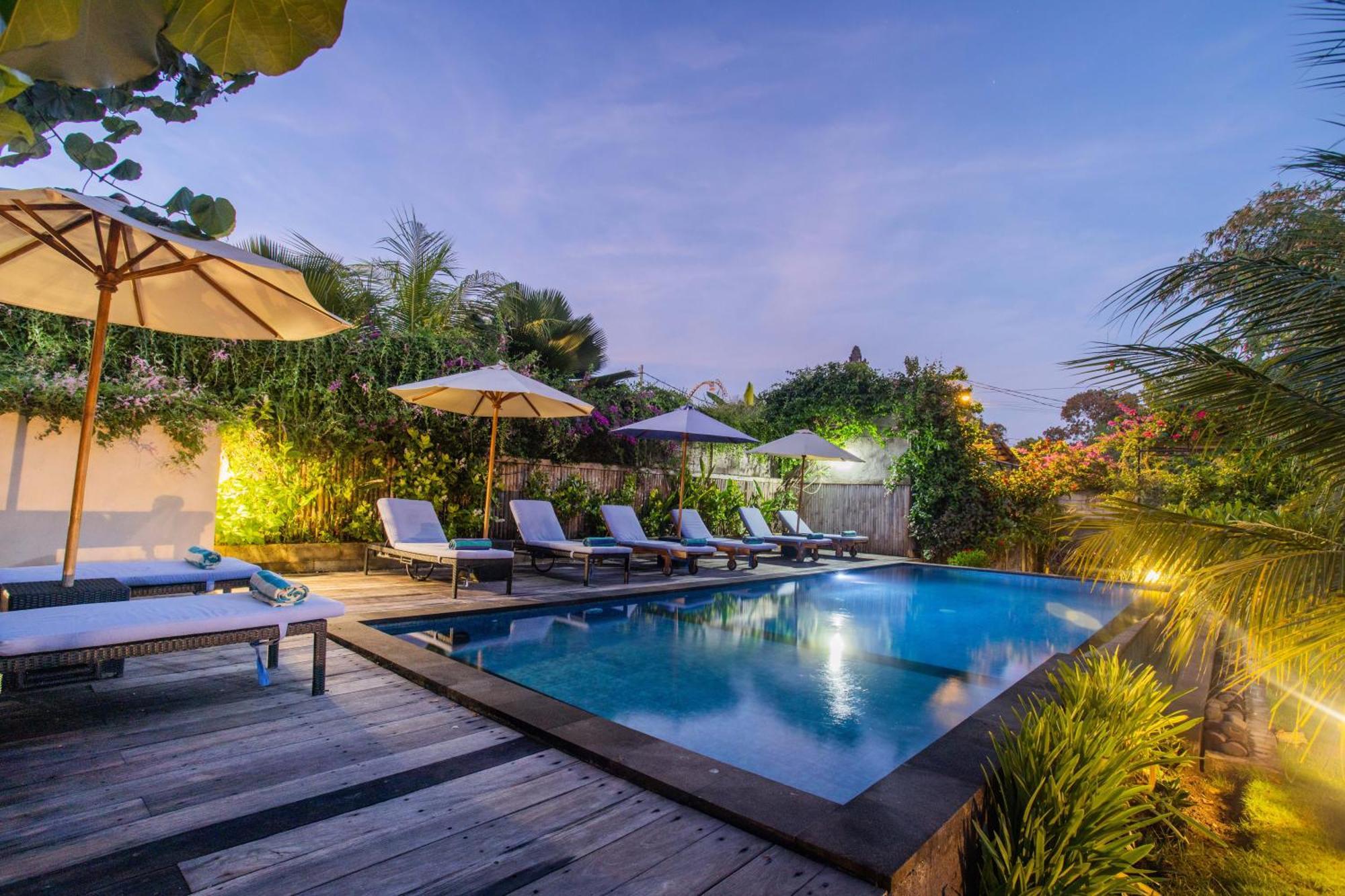 Hotel The Parnas 3*