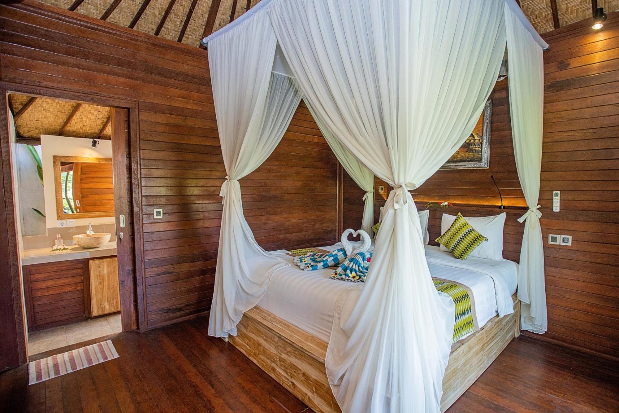 The Parnas Hotel