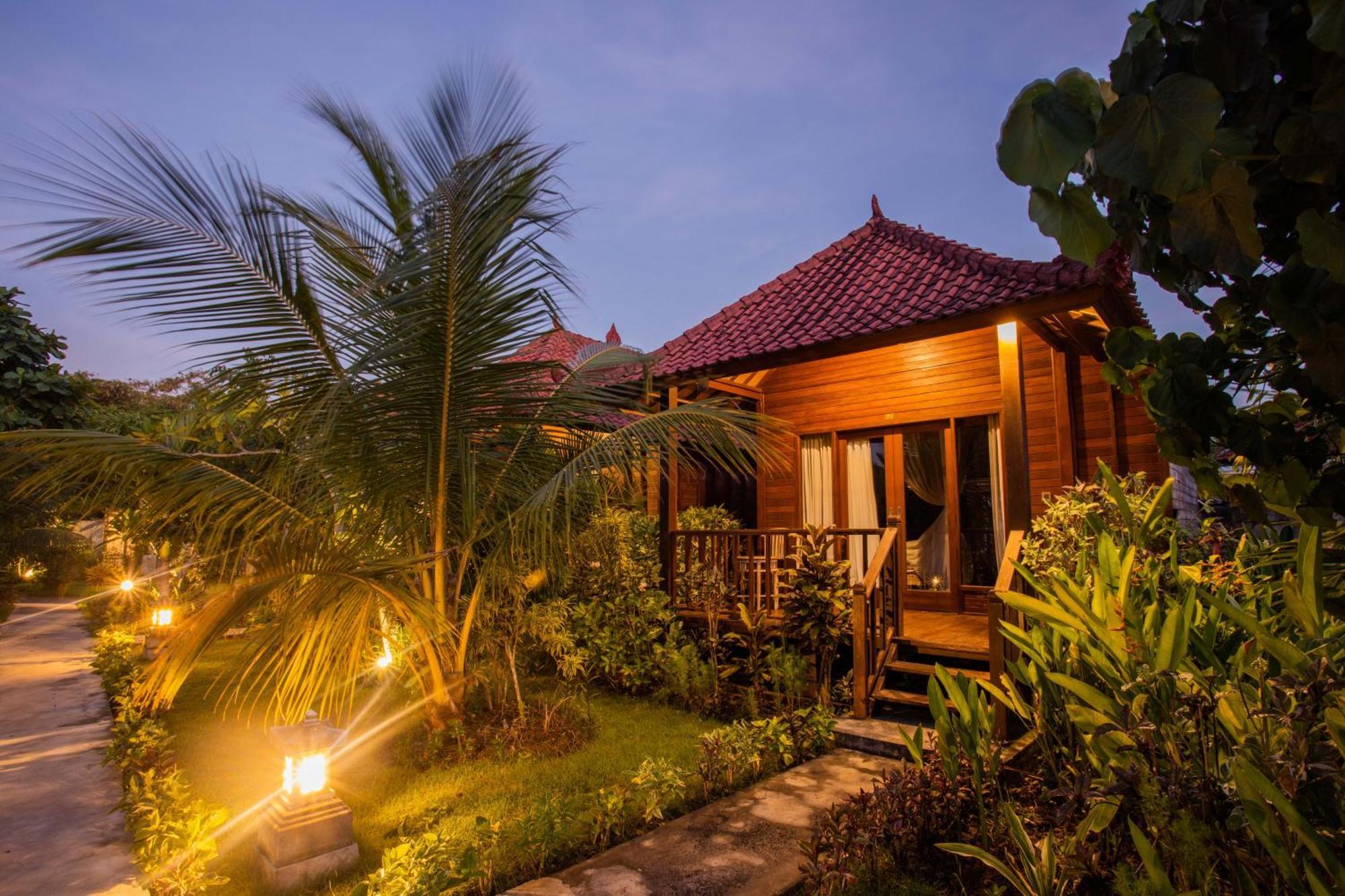 Hotel The Parnas 3*