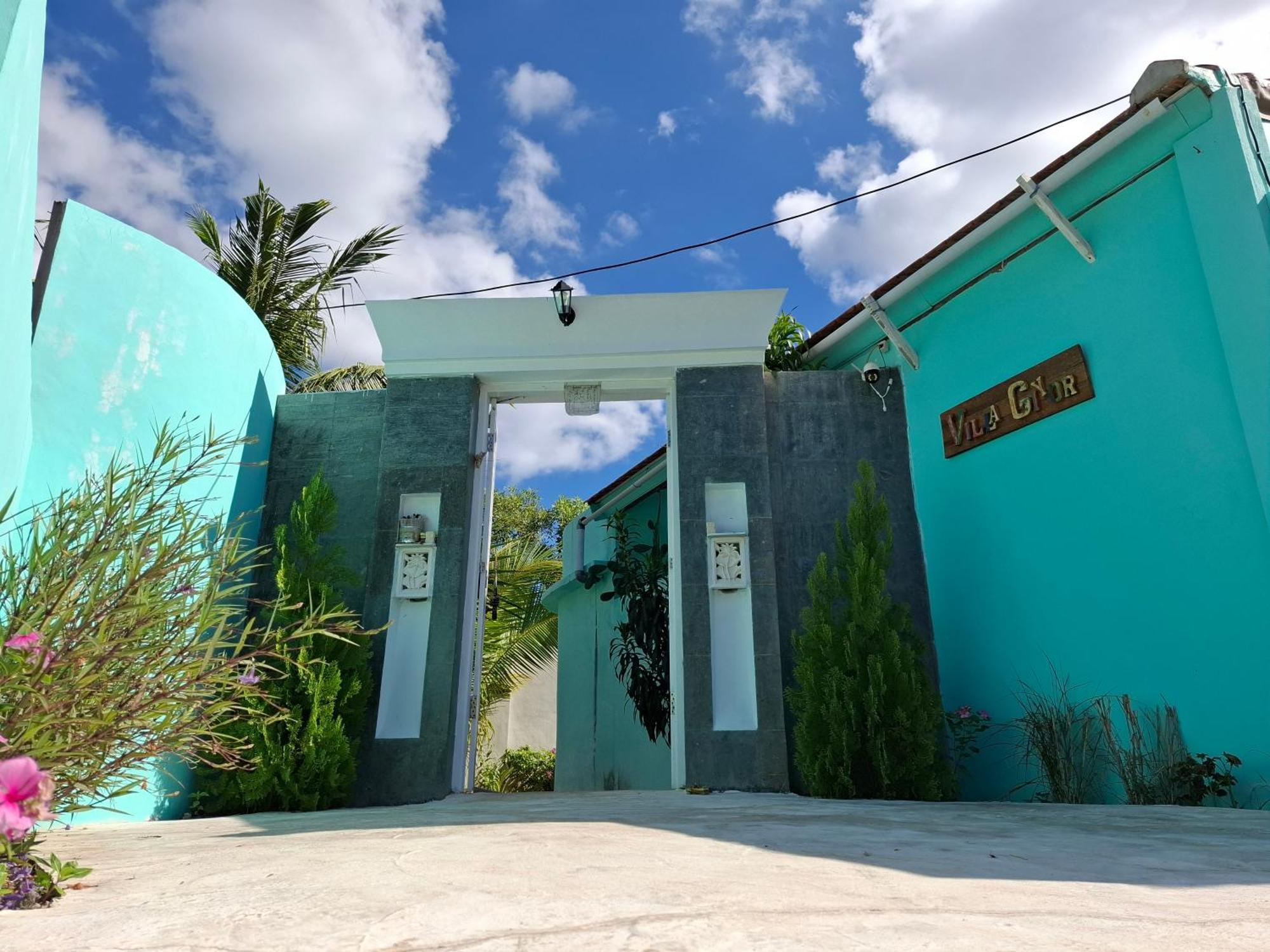 Giyor Villa