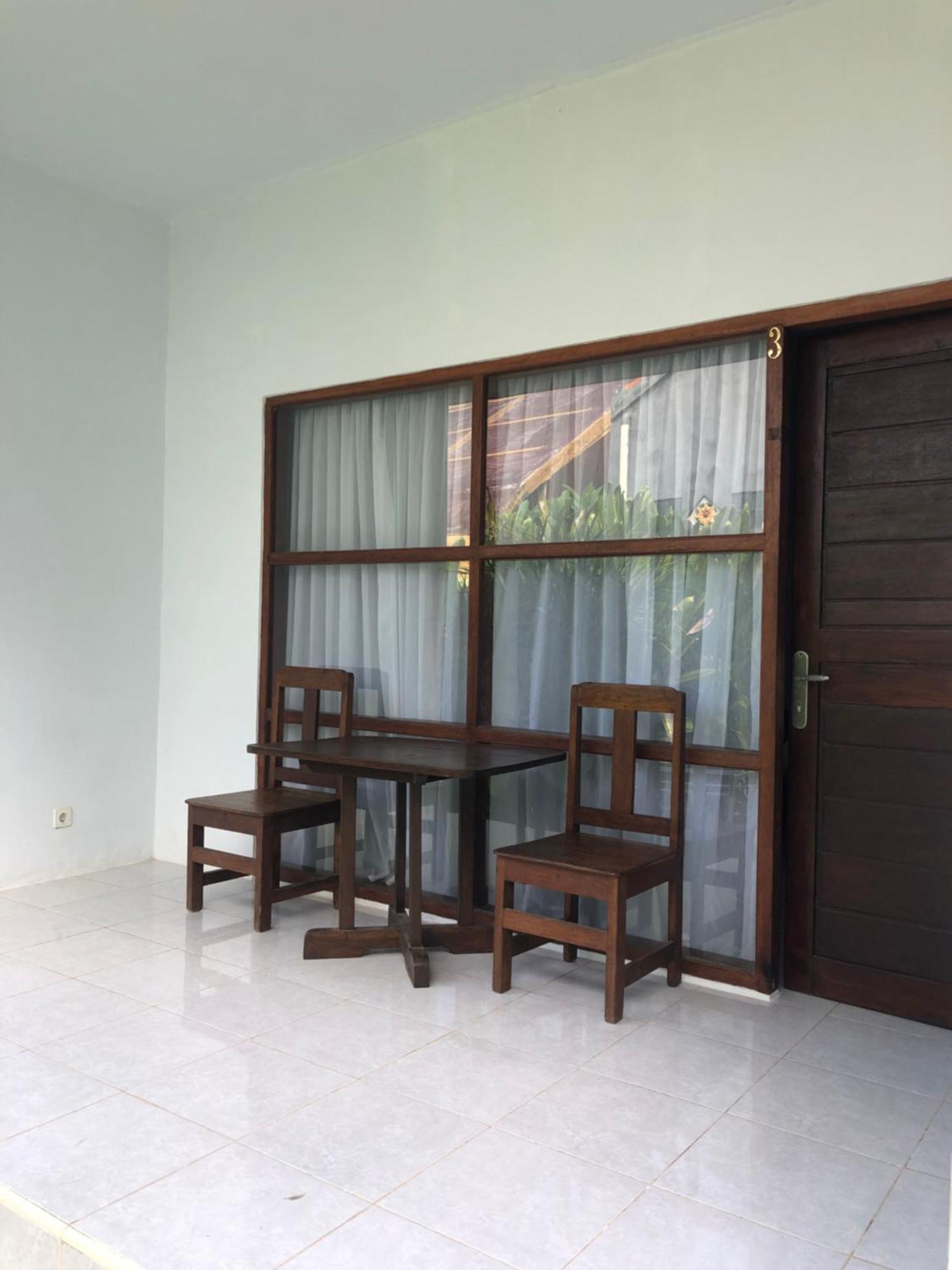 Maha Di Nusa Guest house *