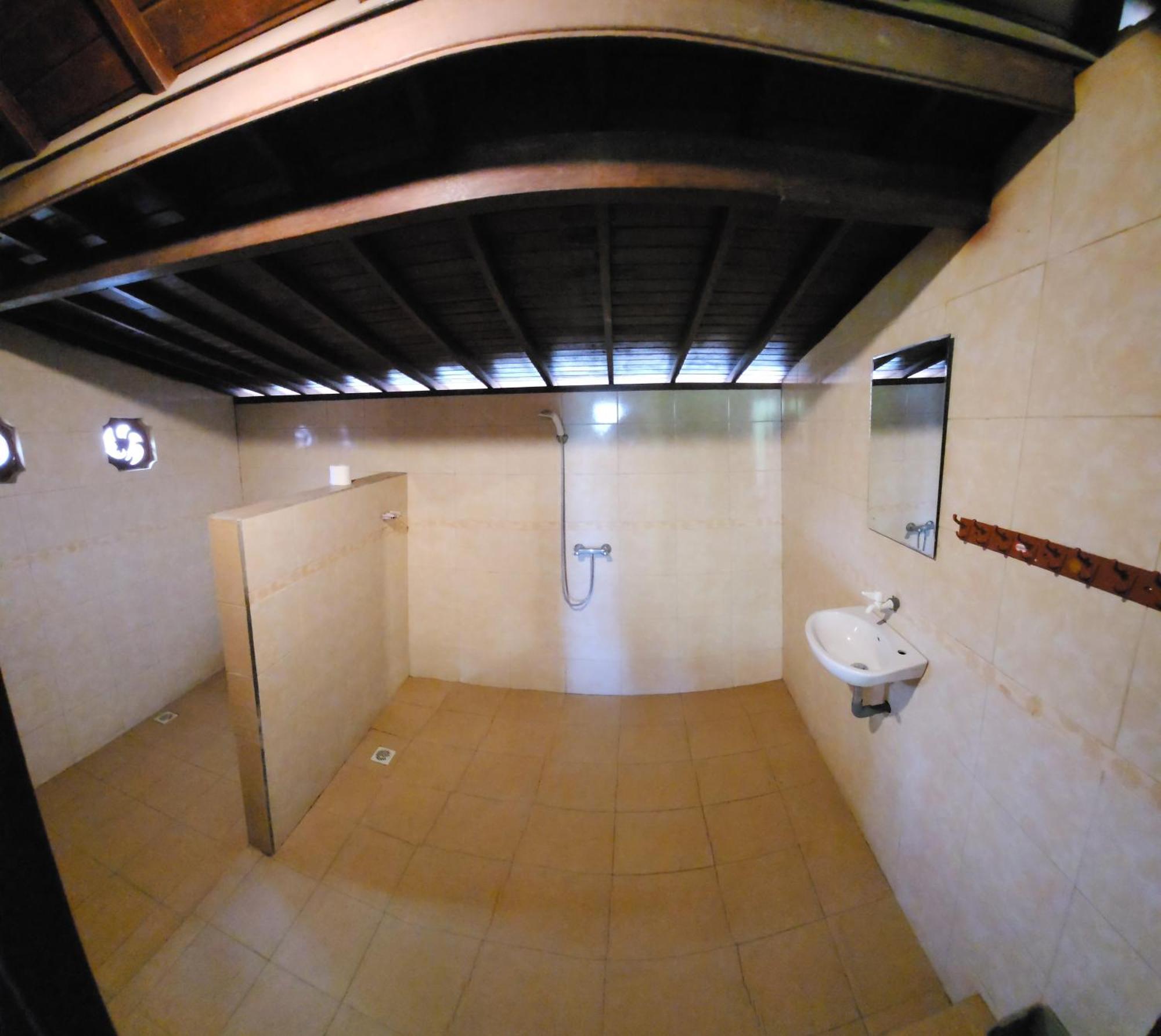 Suka Inn 3*