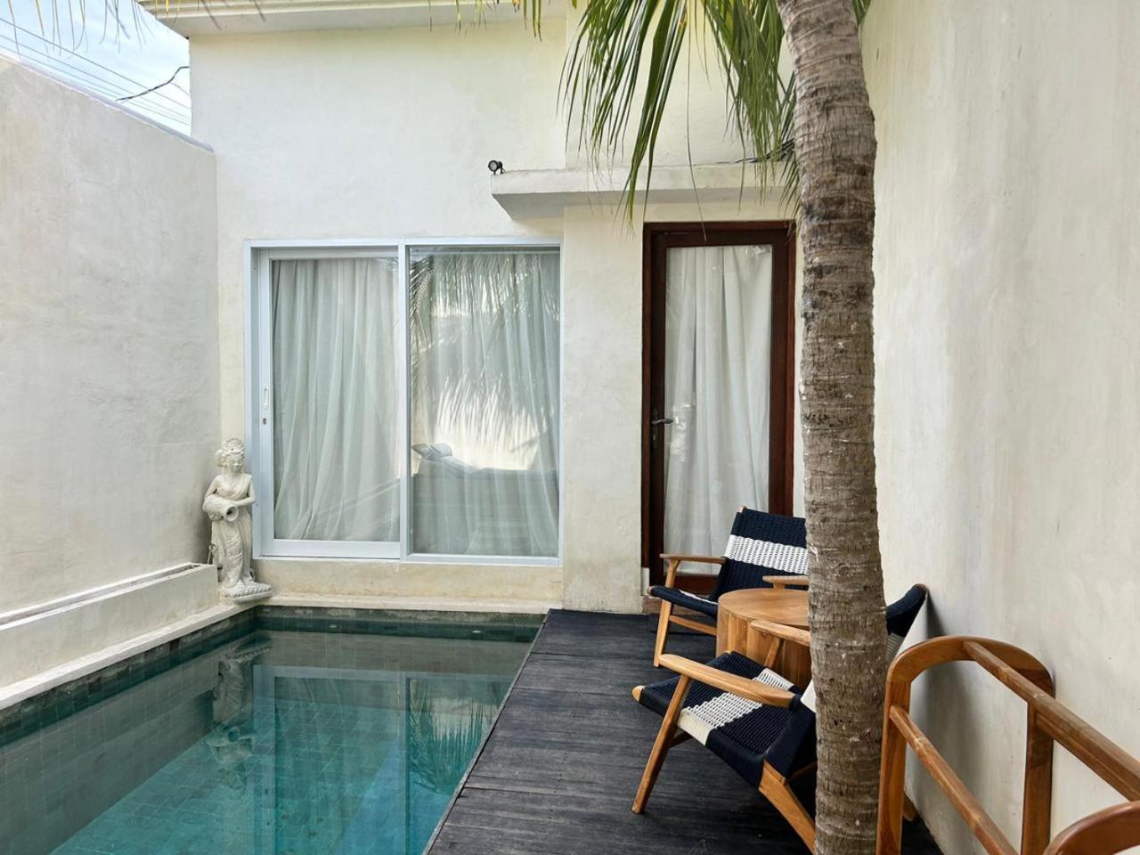 Eve Evy Private Pool