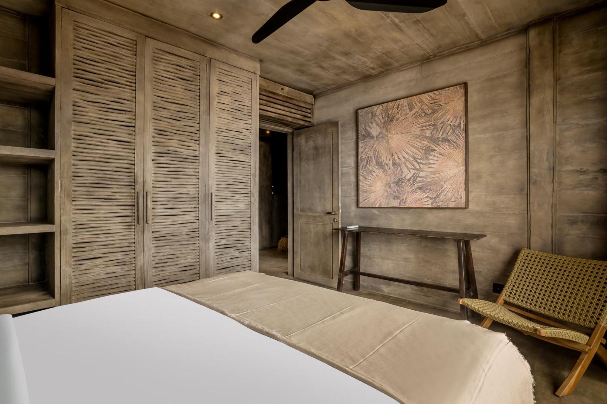 Sunset Wood By Alfred In Bali Villa *