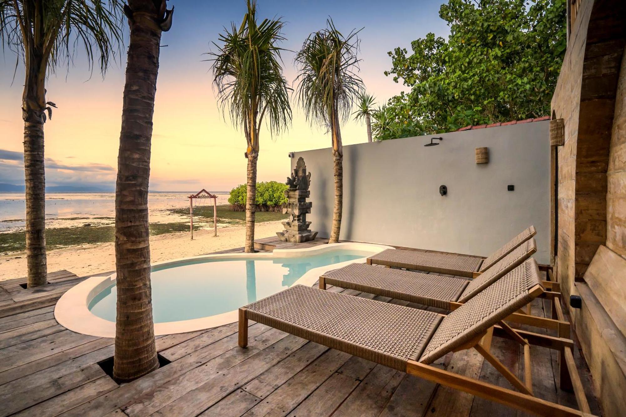 Sunset Wood By Alfred In Bali Villa