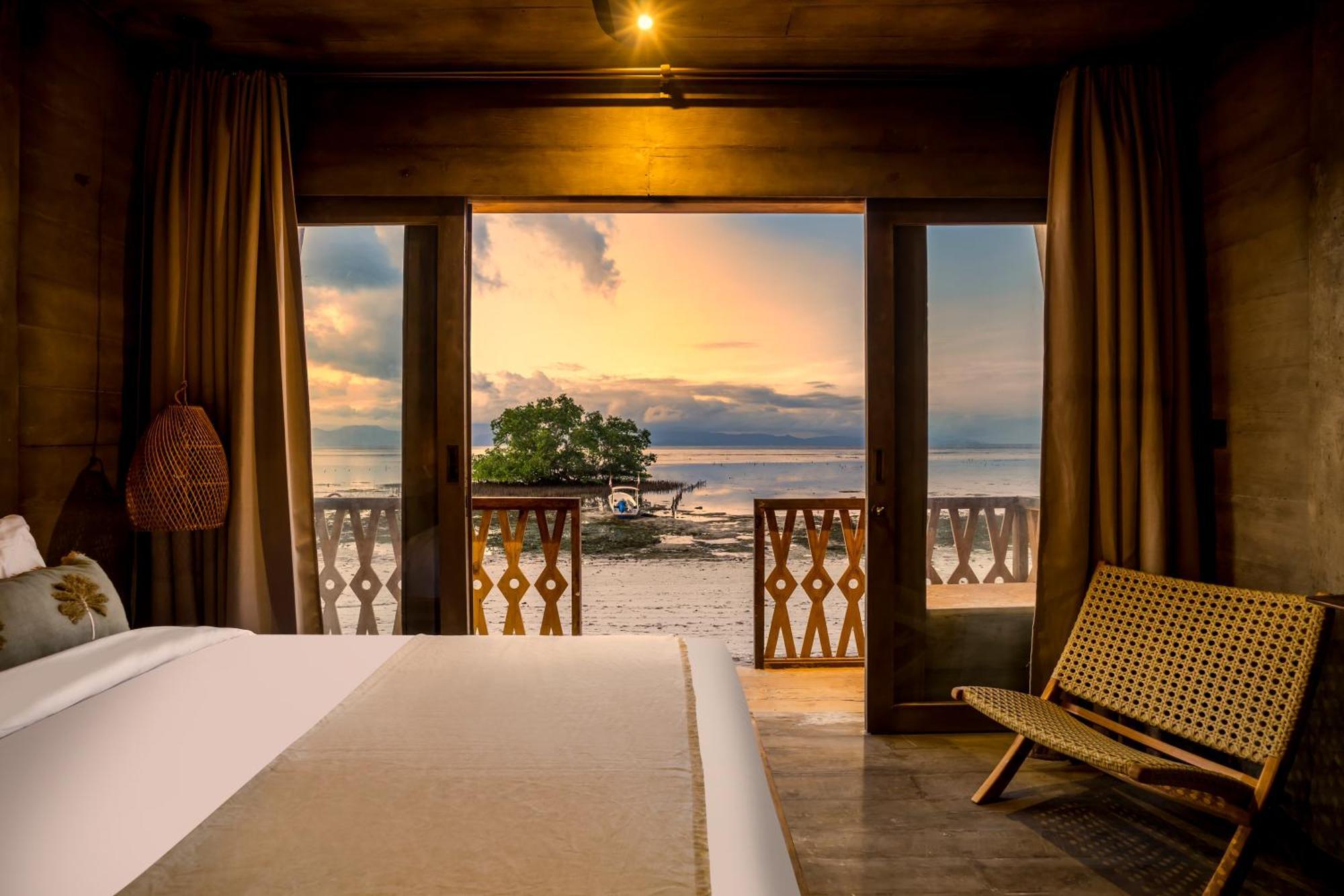 Sunset Wood By Alfred In Bali * Nusa Lembongan (Bali)