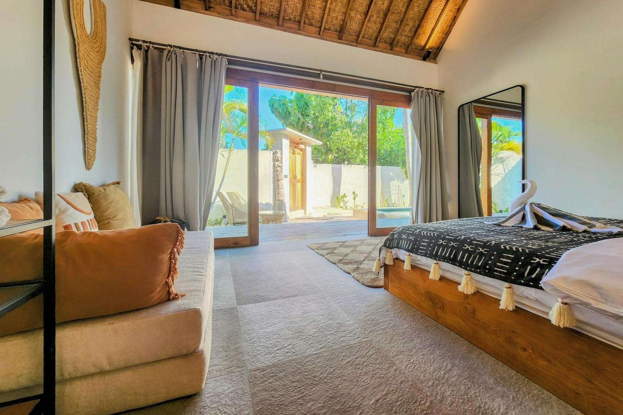 Manouch Villa *