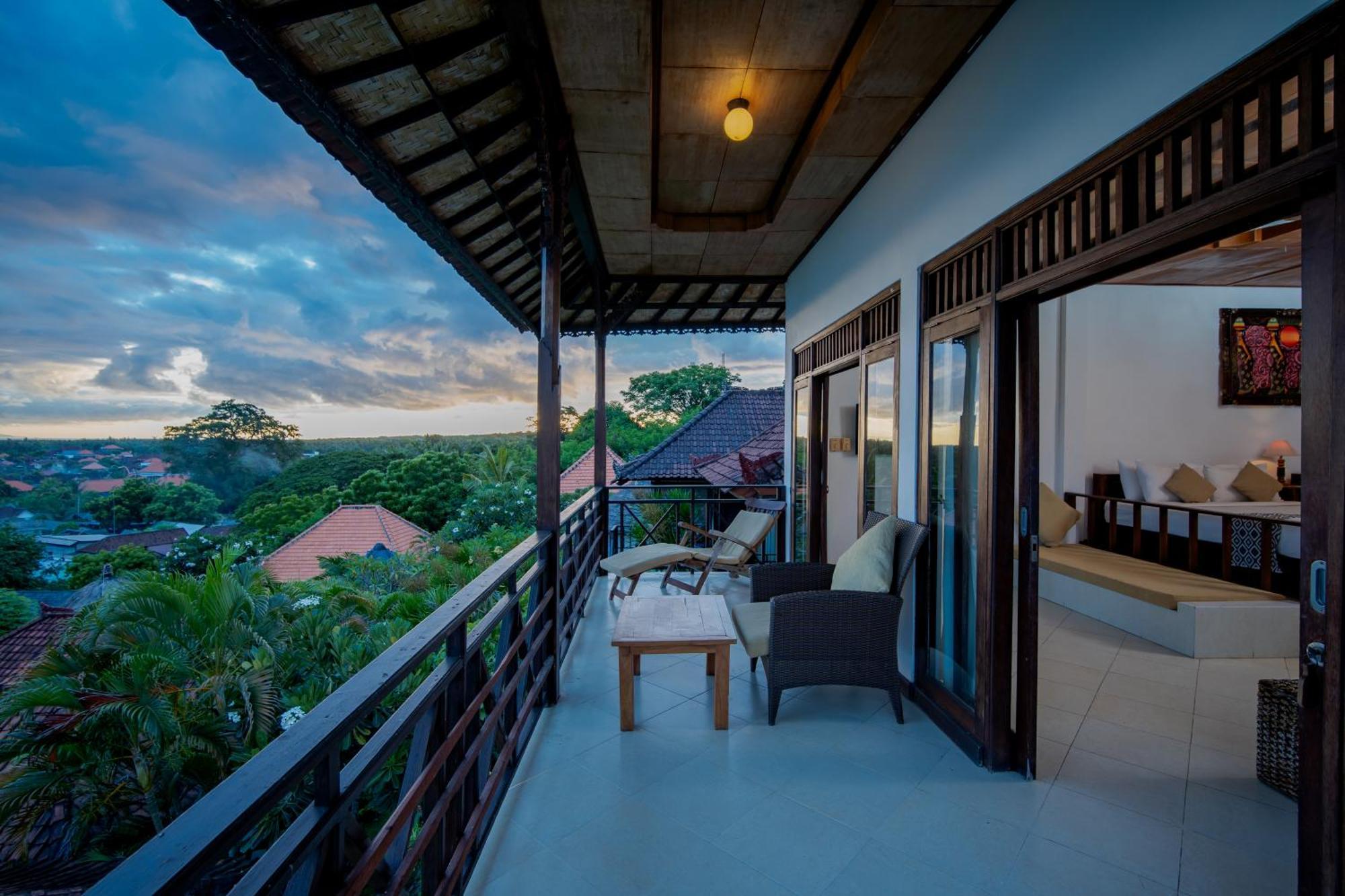 Reef Hotel