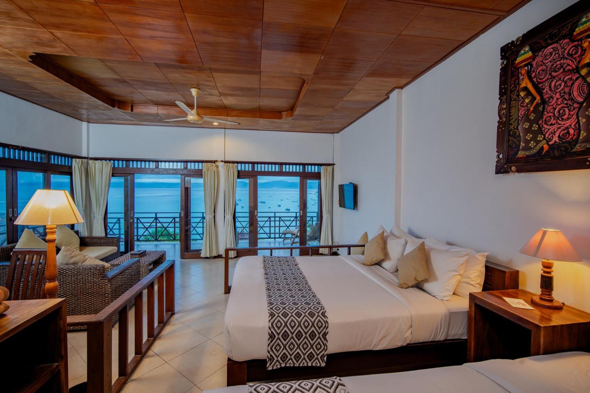 Reef Hotel