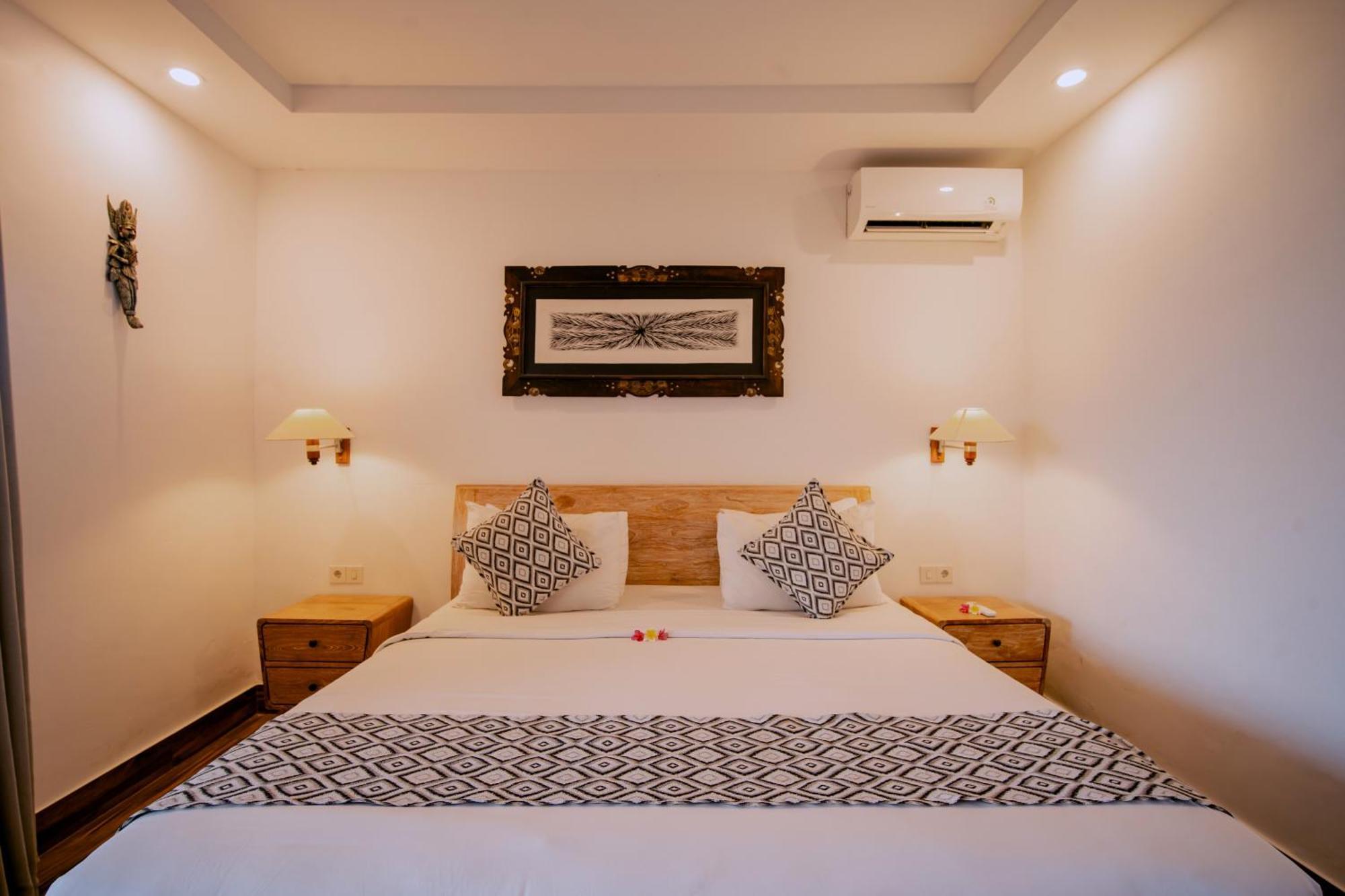 Reef Hotel *