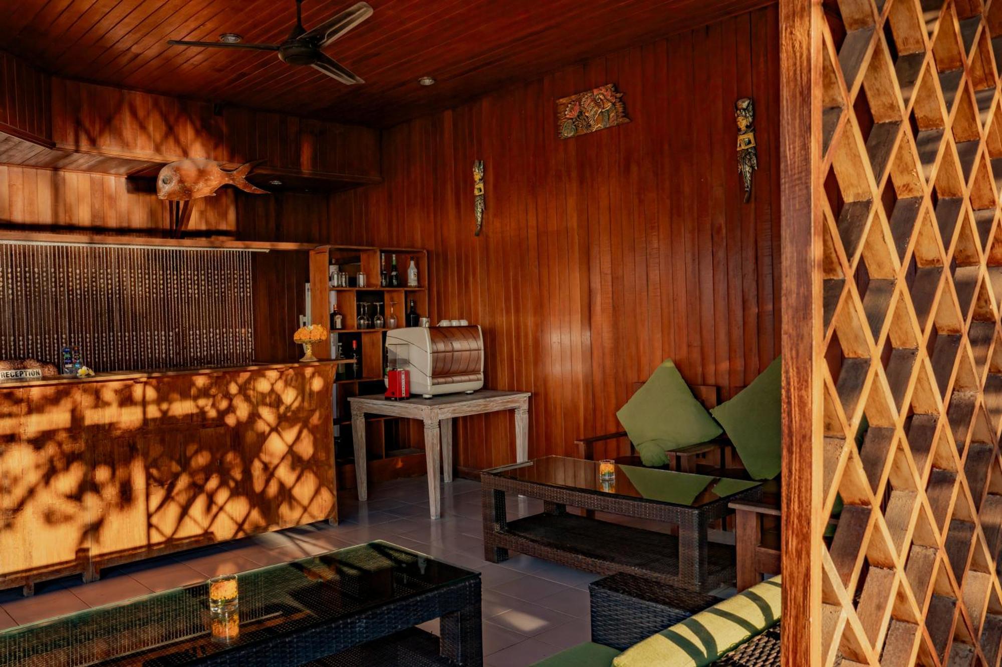 Hotel Reef *