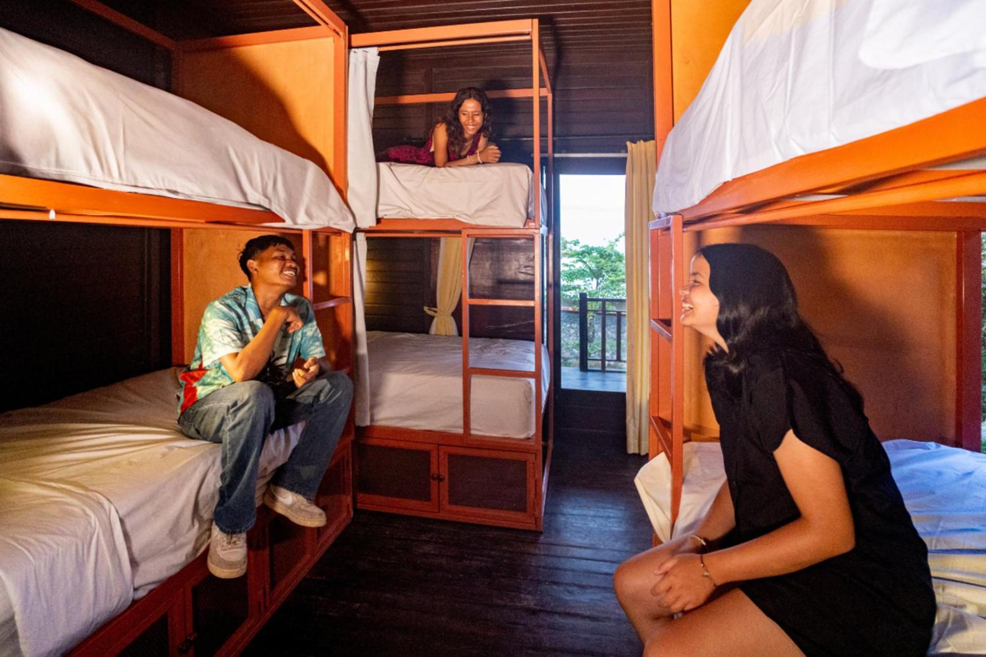 Mad Monkey Nusa Hostel