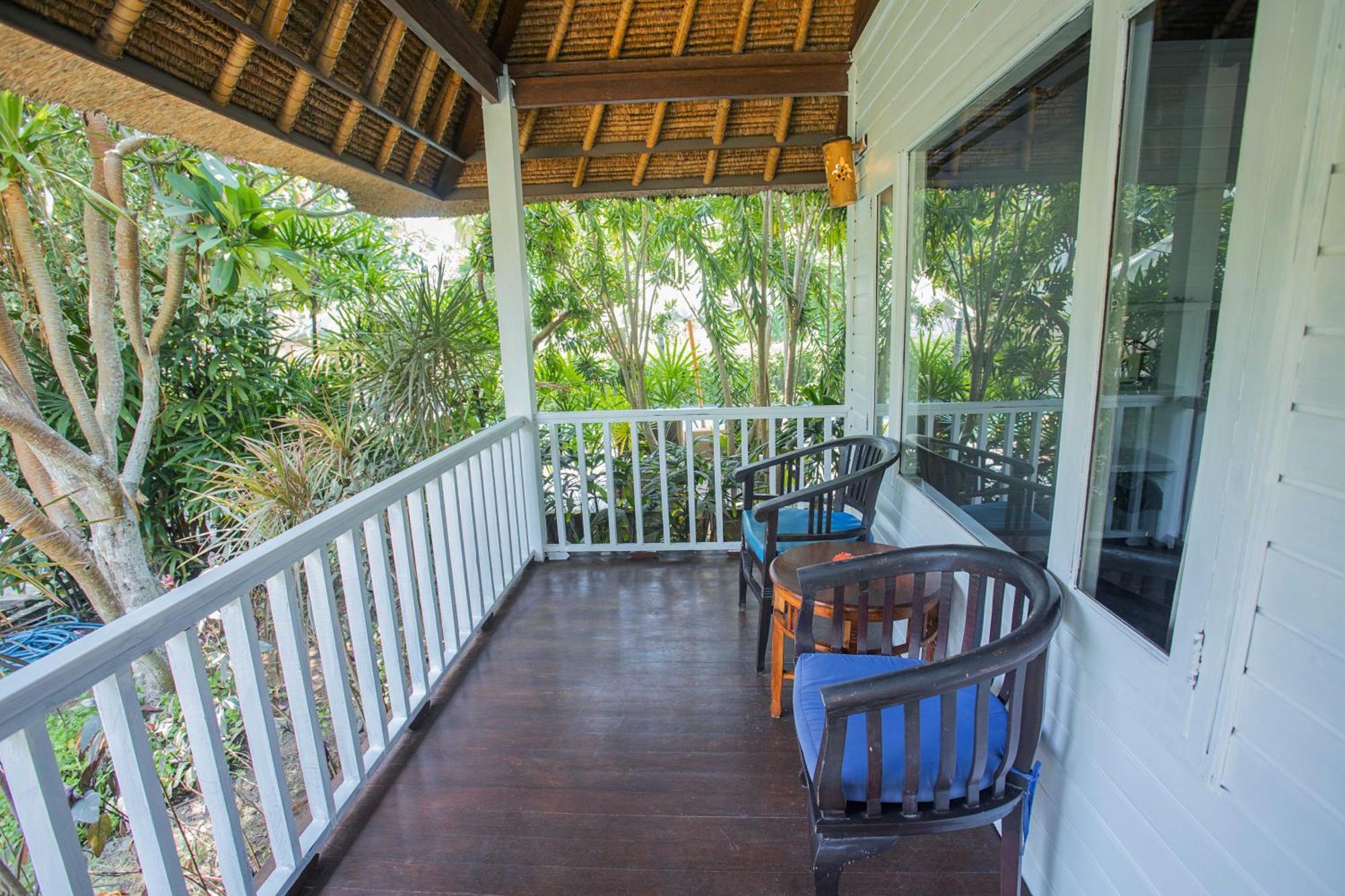 Koji Garden Huts Guest house