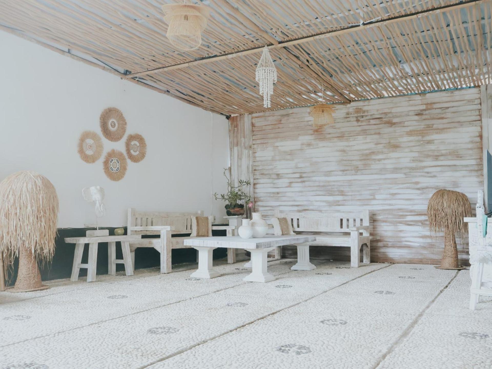Oasis Boutique *