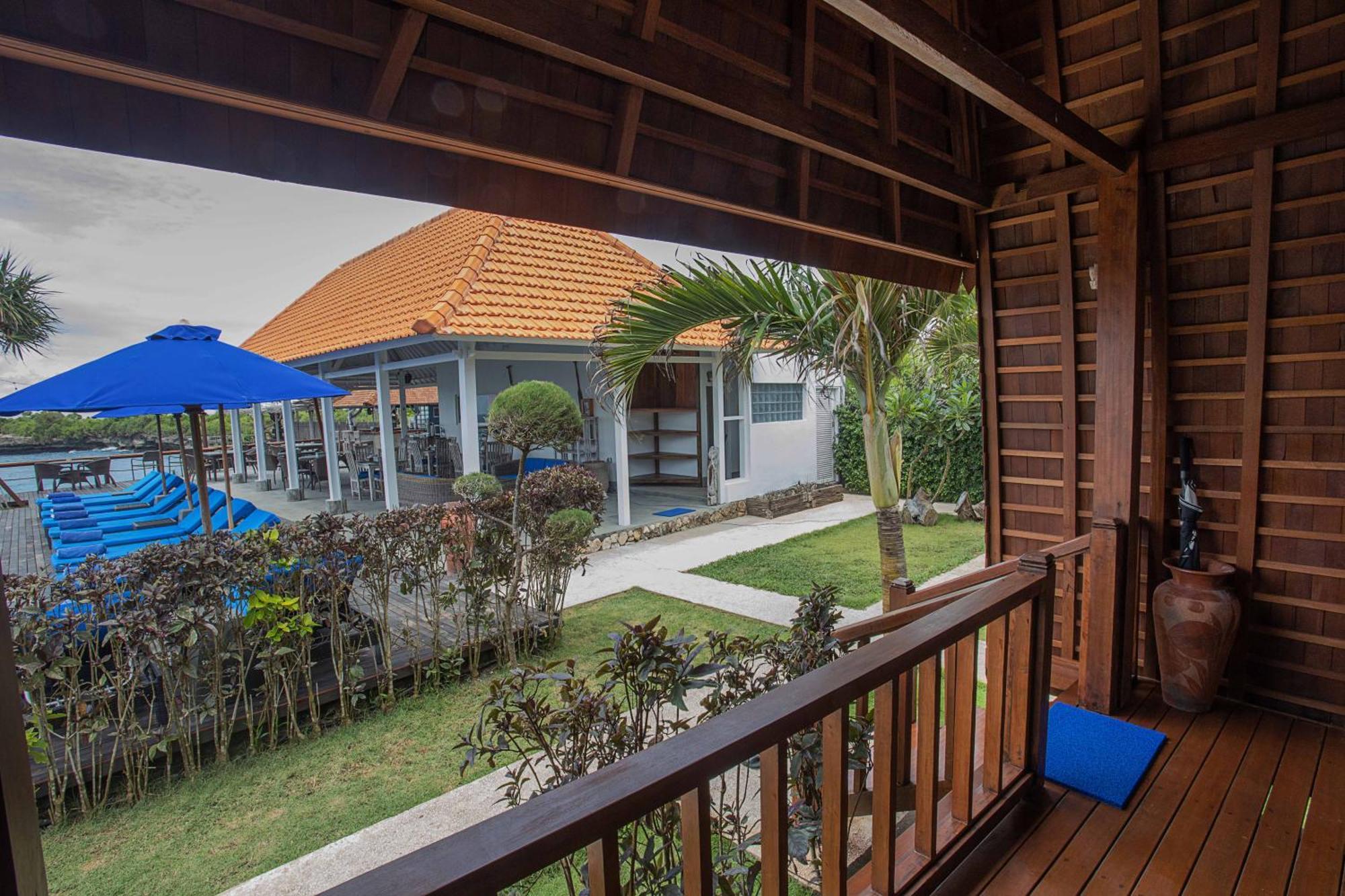 Water Blow Huts Holiday park Nusa Lembongan (Bali)