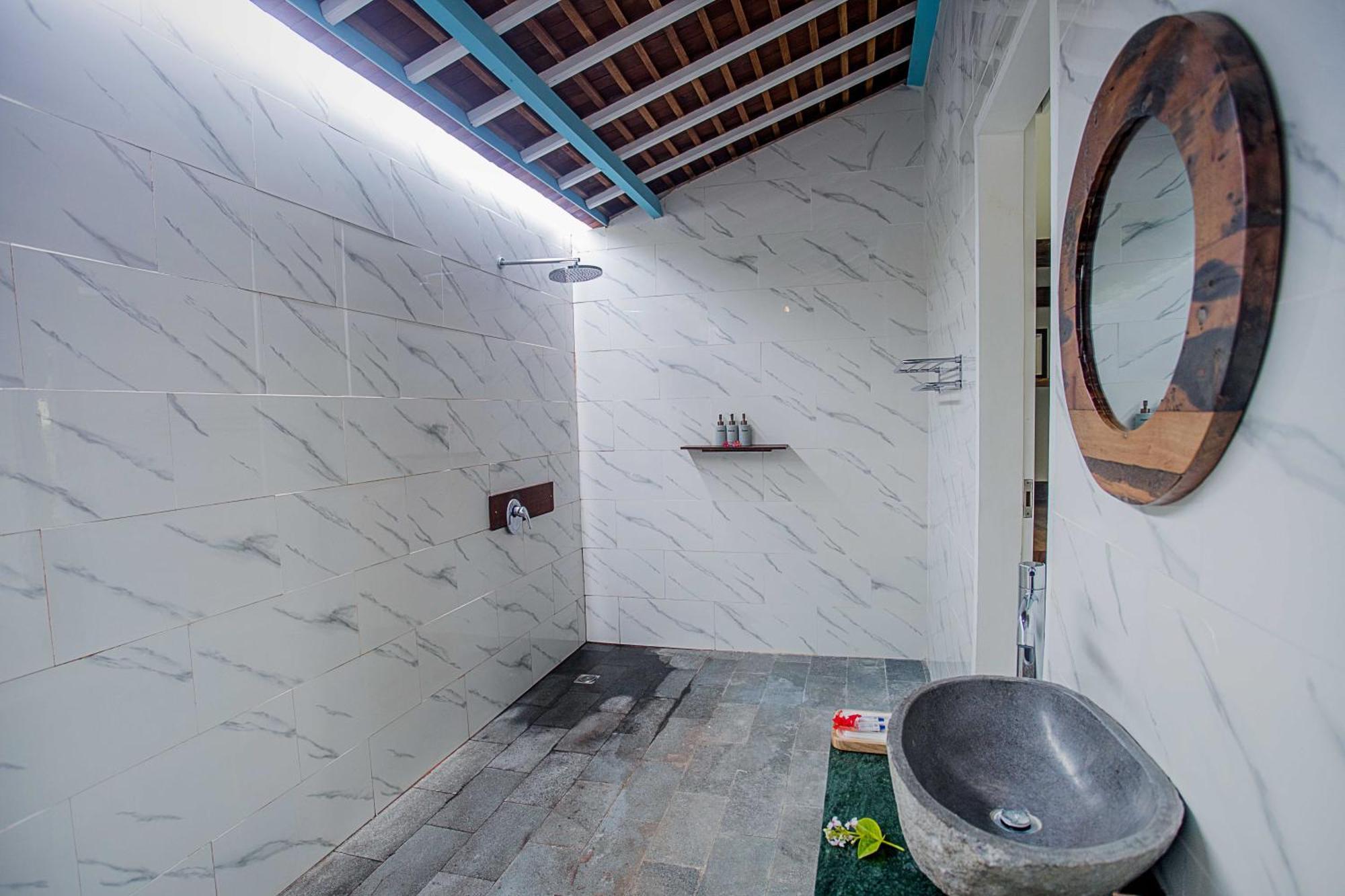 Water Blow Huts Holiday park Nusa Lembongan (Bali)