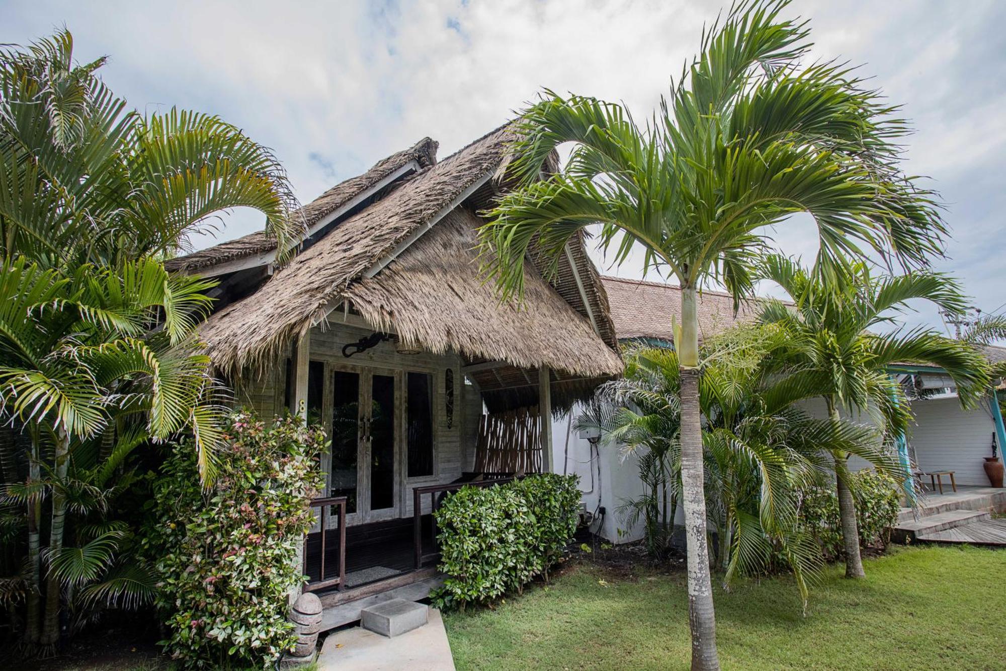 Water Blow Huts Holiday park Nusa Lembongan (Bali)