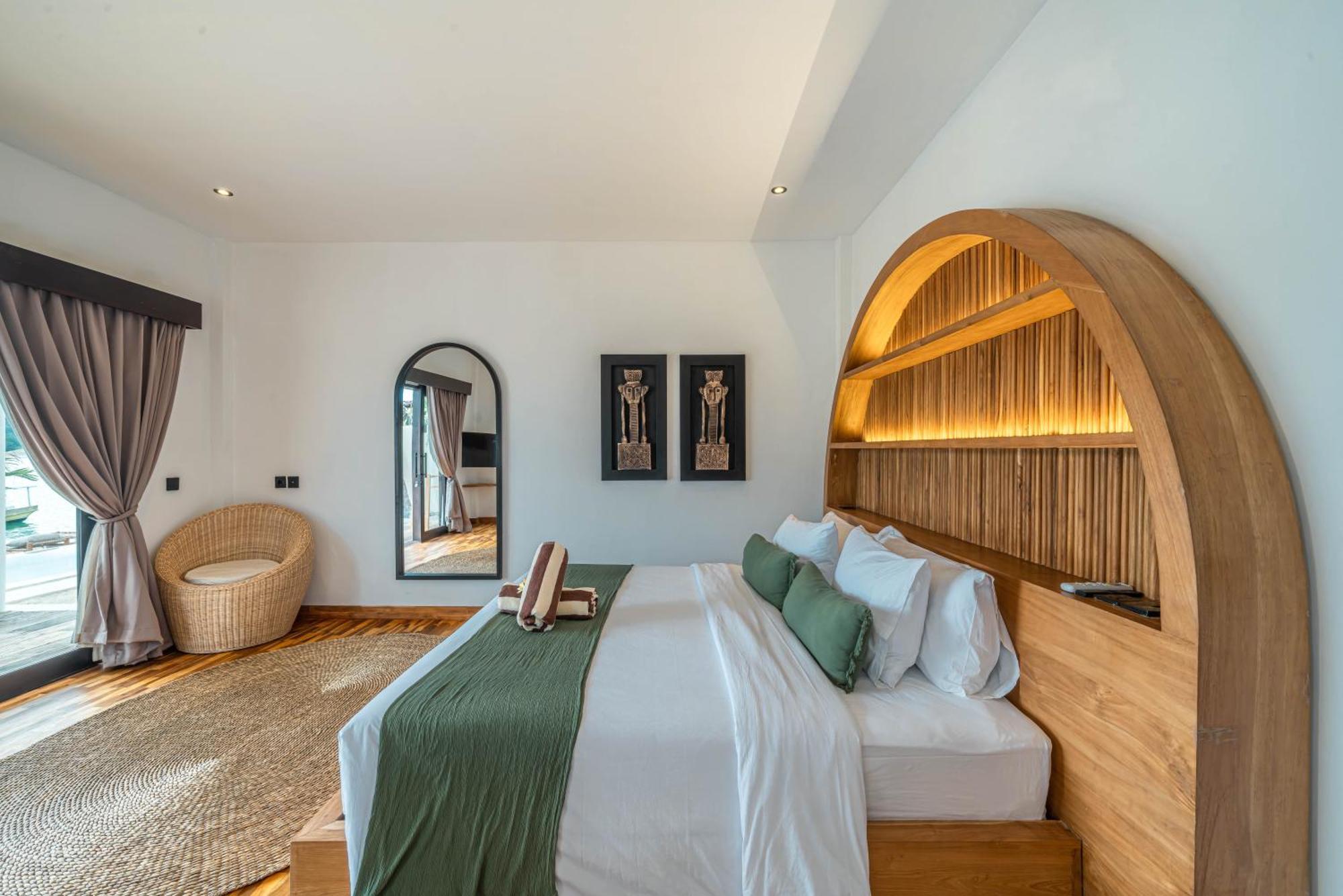 La Ceningan - Breathtaking 4br Beachfront In Nusa Ceningan