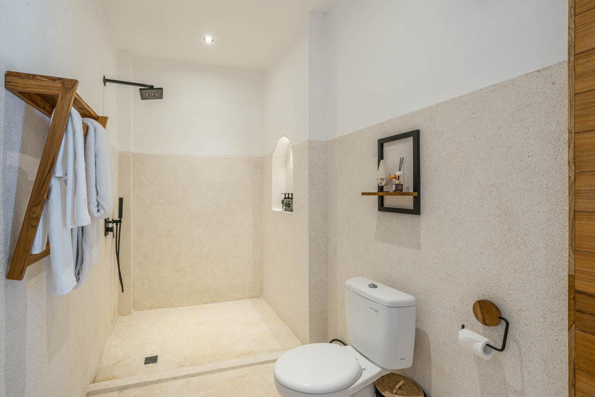 Villa La Ceningan - Breathtaking 4br Beachfront In Nusa Ceningan Nusa Lembongan (Bali)