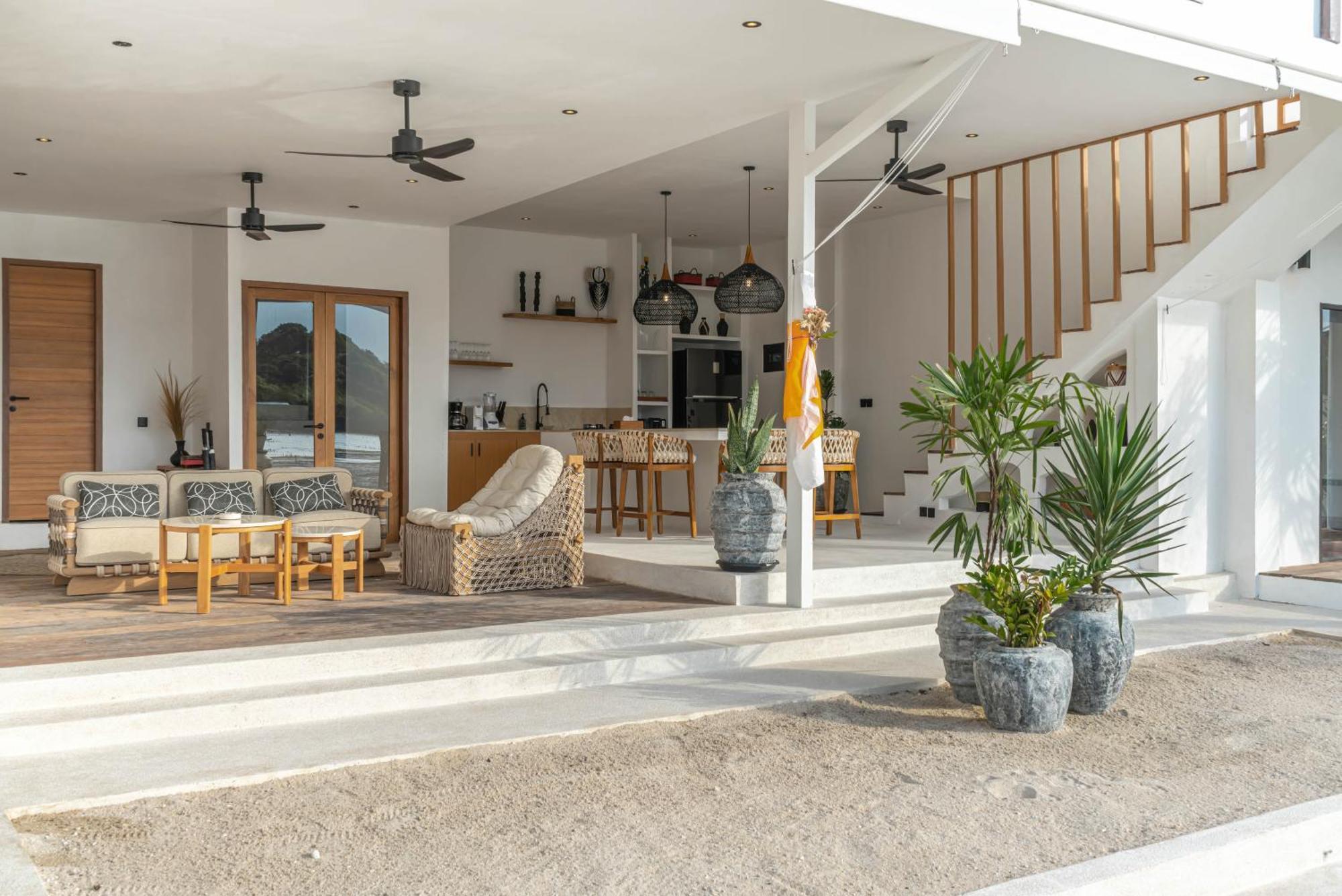 La Ceningan - Breathtaking 4br Beachfront In Nusa Ceningan