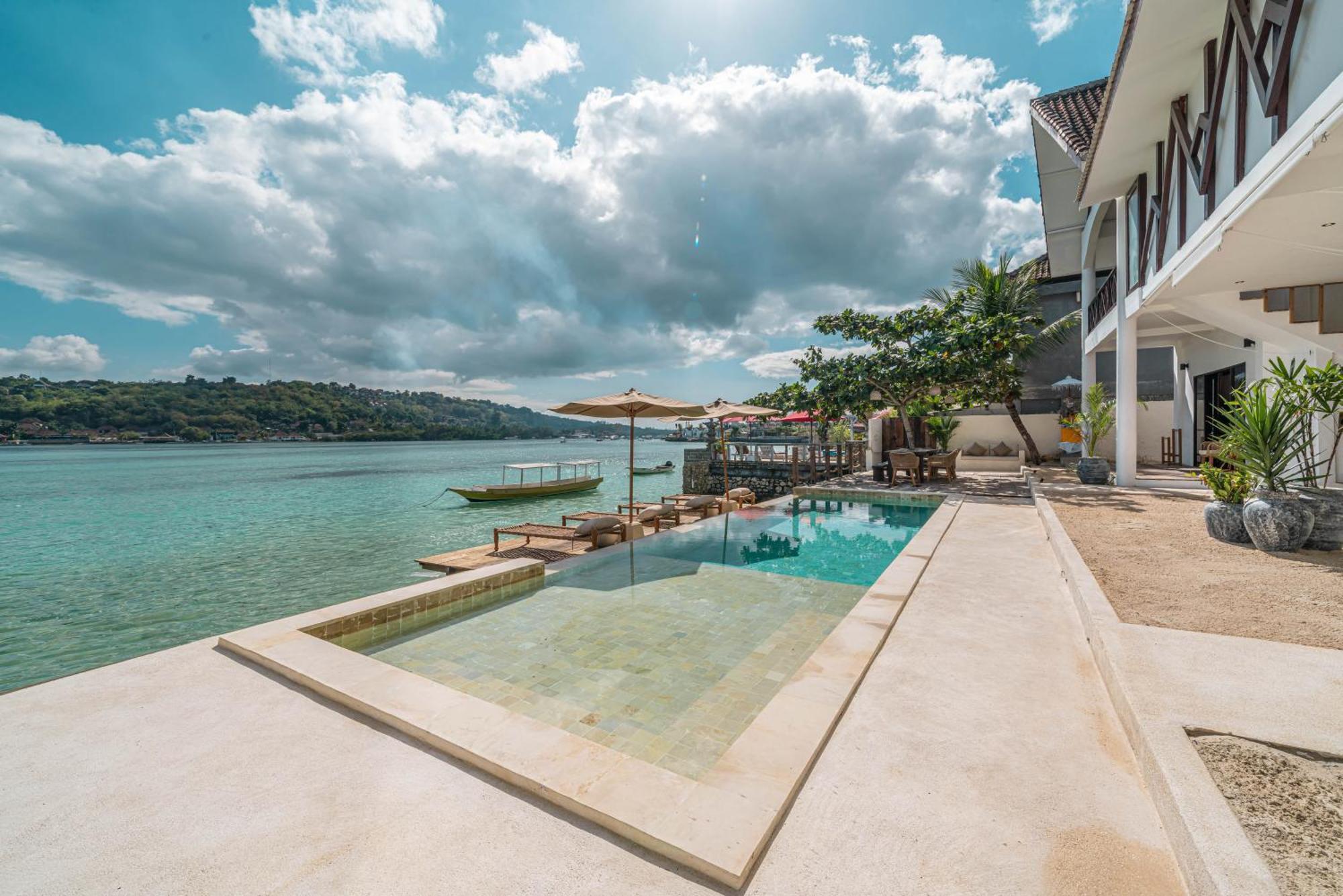 La Ceningan - Breathtaking 4br Beachfront In Nusa Ceningan Villa *
