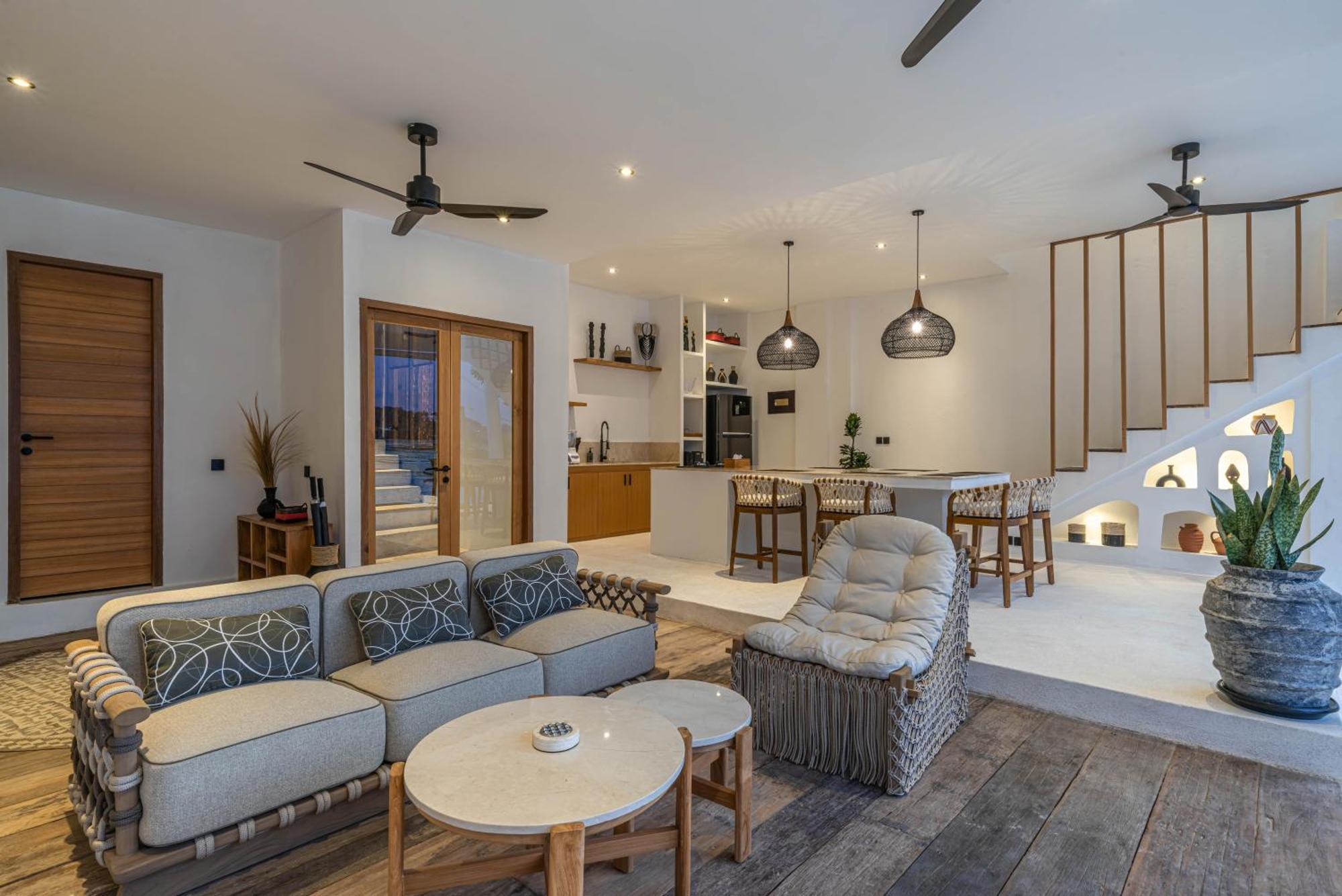 Villa La Ceningan - Breathtaking 4br Beachfront In Nusa Ceningan