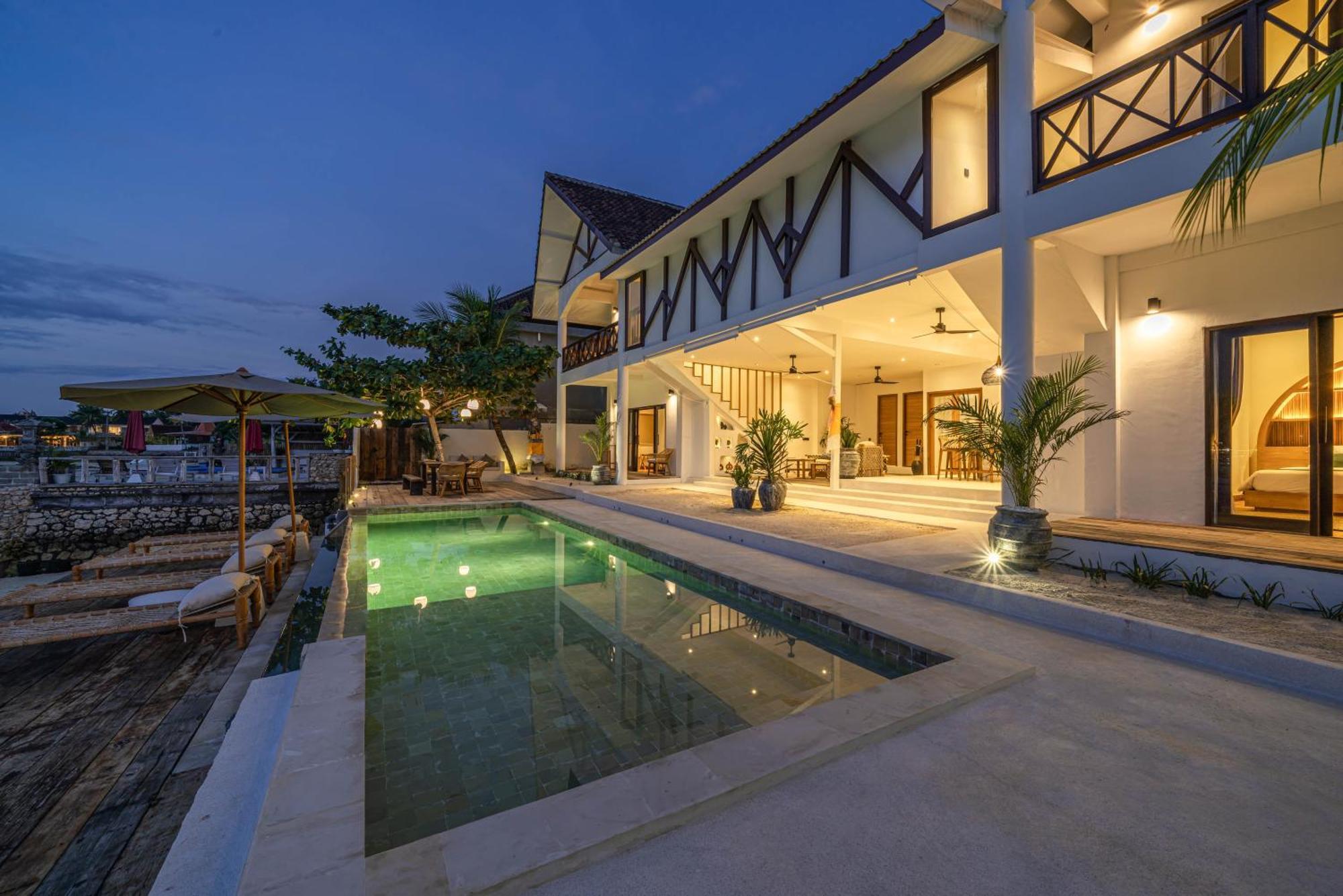 La Ceningan - Breathtaking 4br Beachfront In Nusa Ceningan