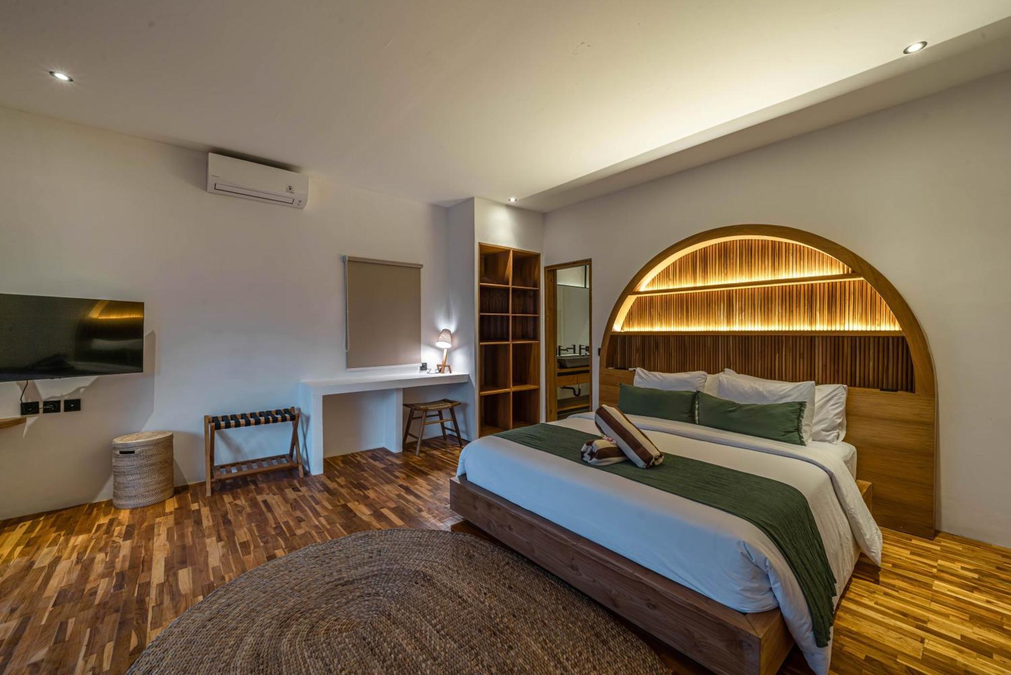 Villa La Ceningan - Breathtaking 4br Beachfront In Nusa Ceningan *