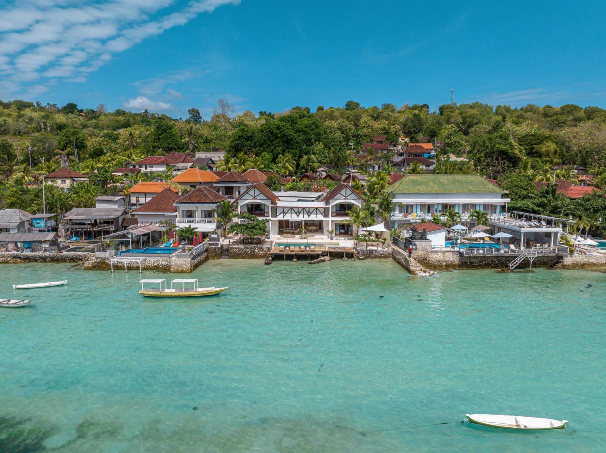 Villa La Ceningan - Breathtaking 4br Beachfront In Nusa Ceningan *