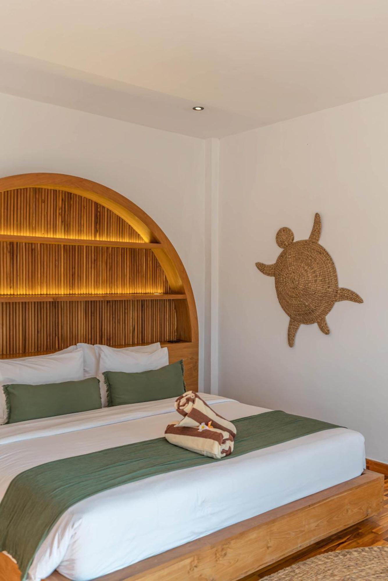 Villa La Ceningan - Breathtaking 4br Beachfront In Nusa Ceningan *