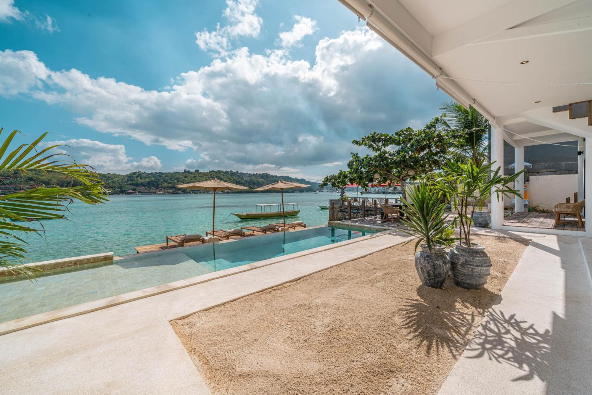 La Ceningan - Breathtaking 4br Beachfront In Nusa Ceningan Villa