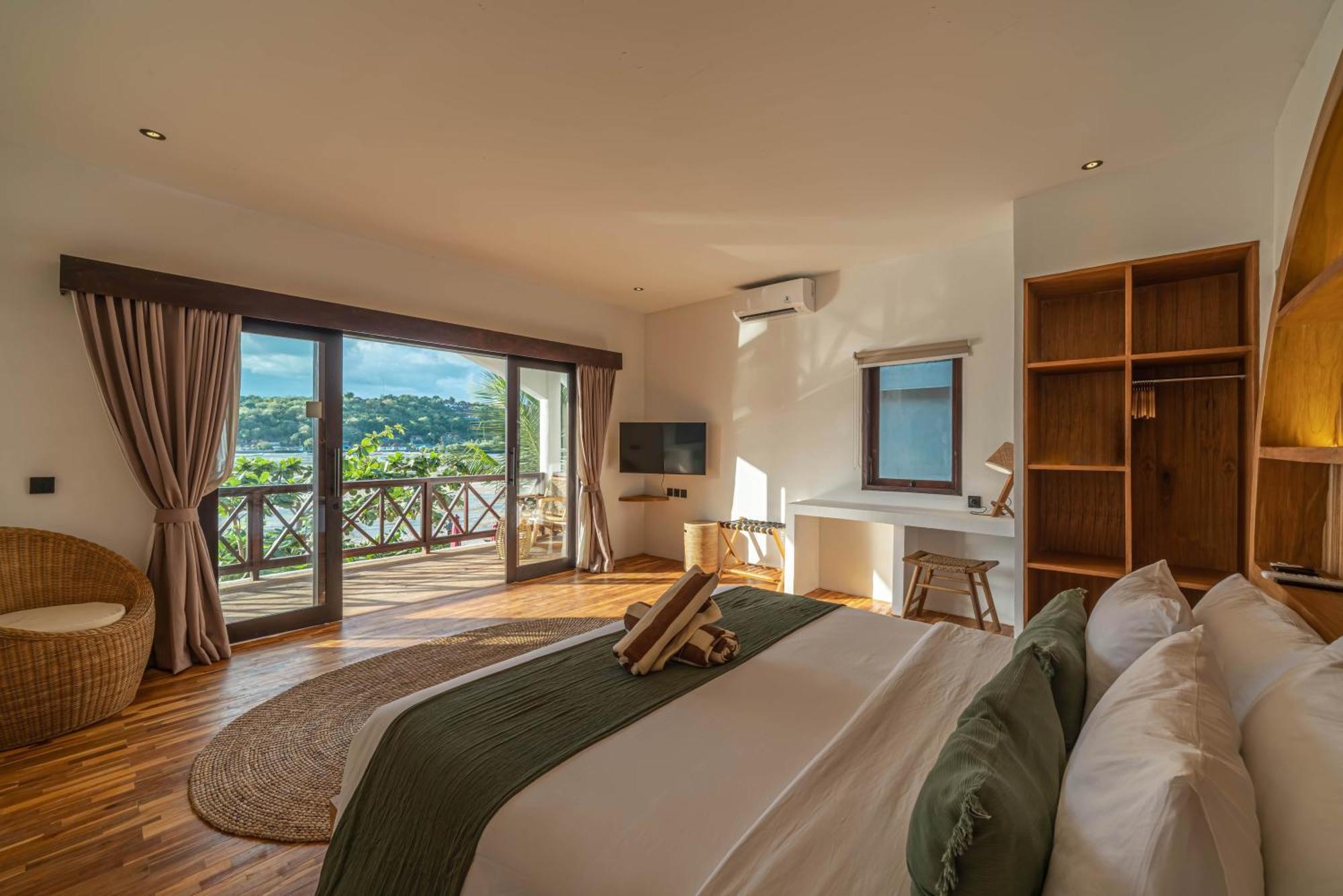 La Ceningan - Breathtaking 4br Beachfront In Nusa Ceningan *