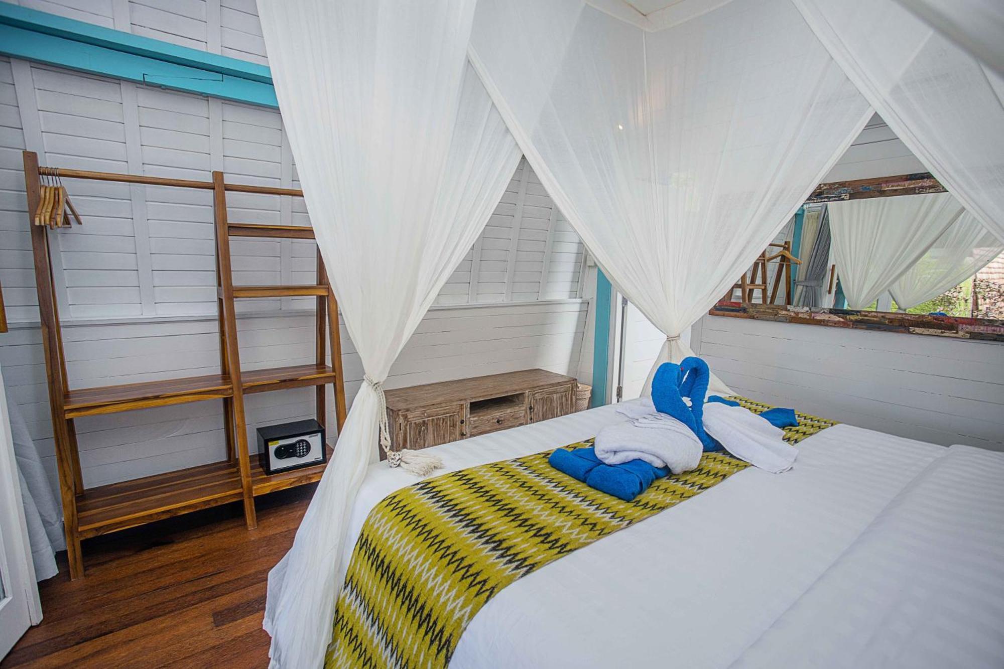 Holiday park Water Blow Huts Nusa Lembongan (Bali)