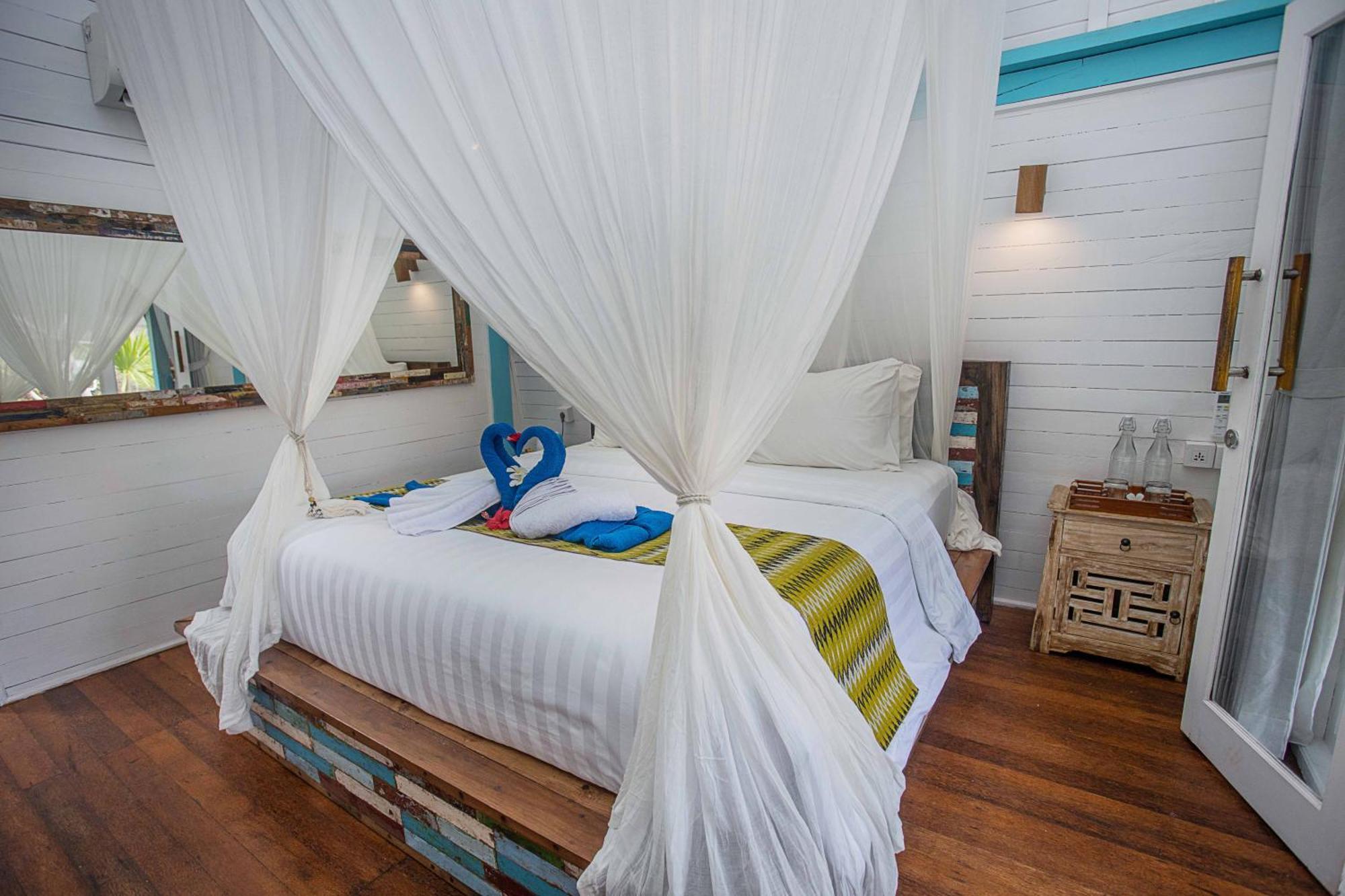 Holiday park Water Blow Huts Nusa Lembongan (Bali)