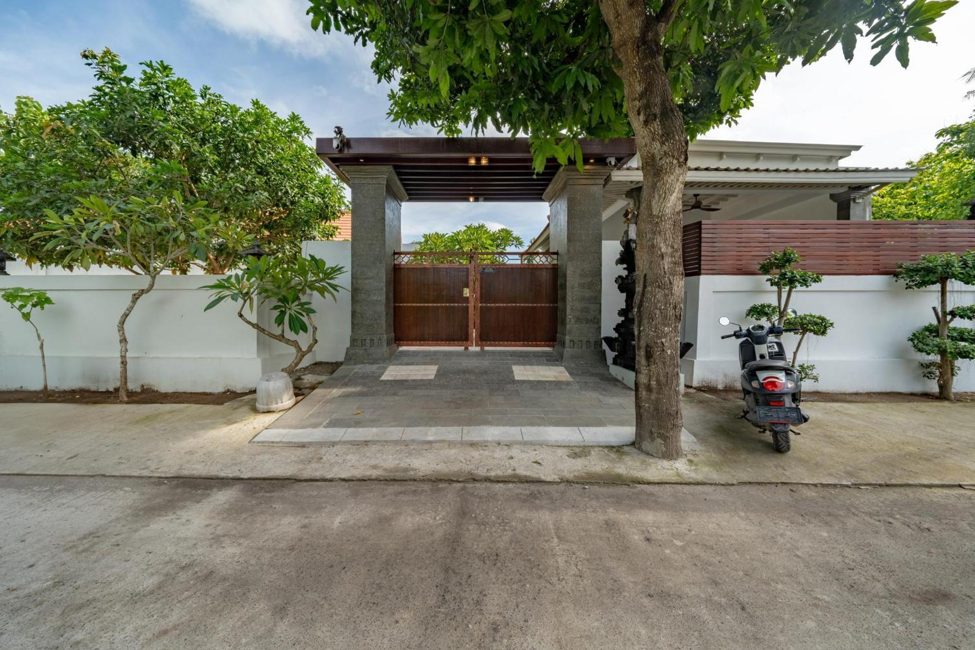 Ketut Losmen Nusa Lembongan (Bali)