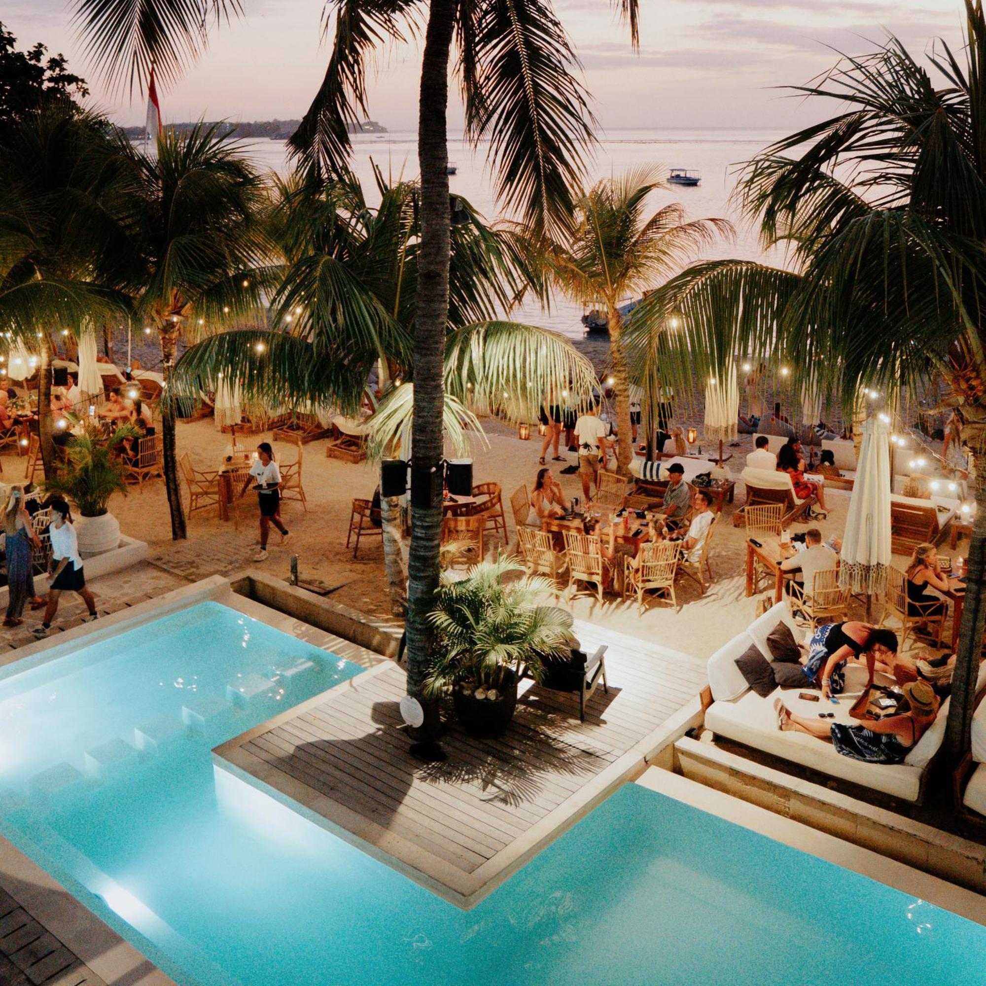 Resort Ohana's Beachfront & Club