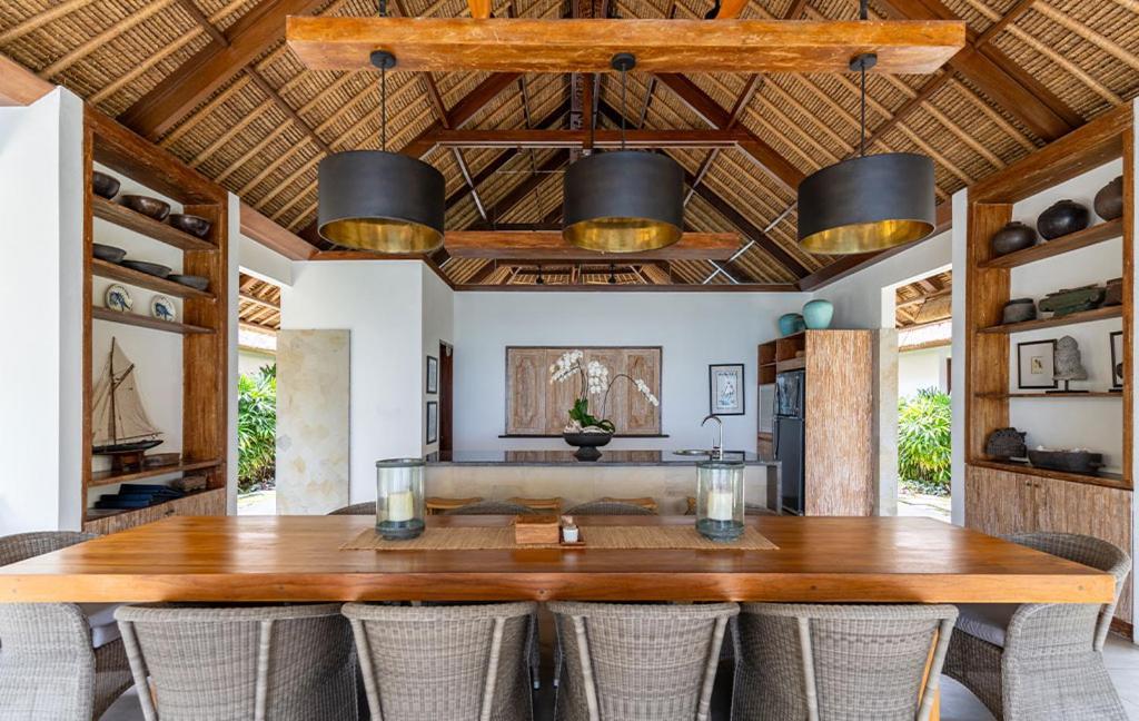 Pantai Nusa Villa *